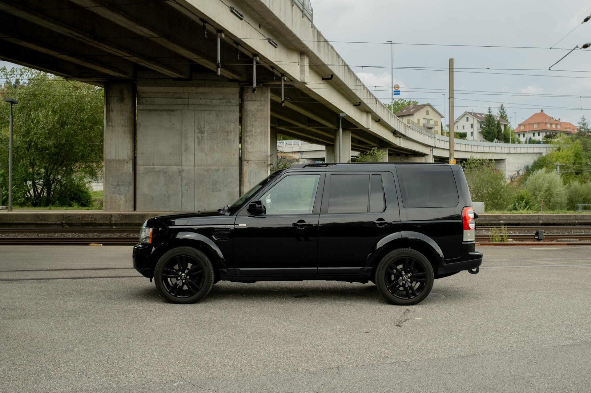 LAND ROVER Discovery 3.0 SDV6 HSE Automatic-image-3
