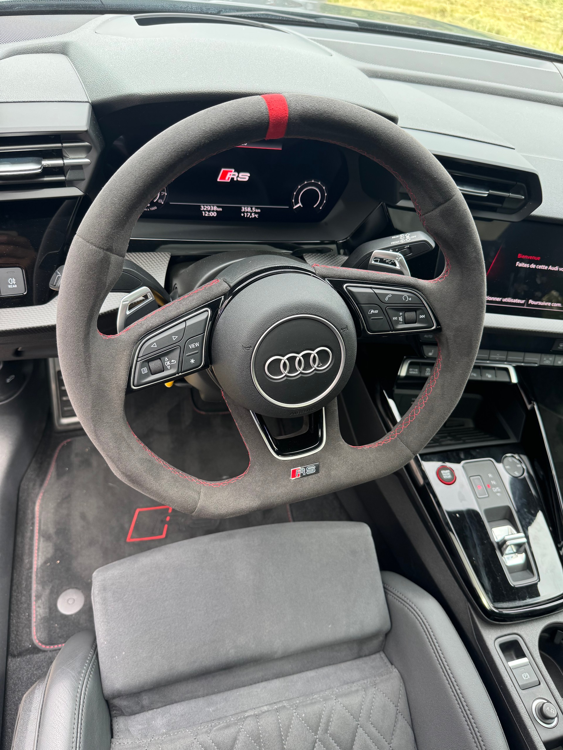 AUDI RS3 Sportback 2.5 TSI quattro S-tronic-image-5
