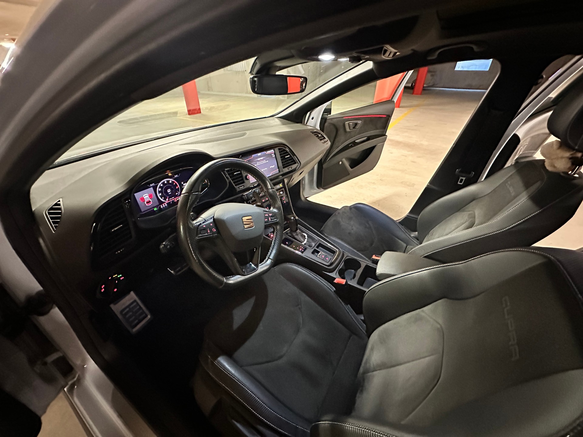 SEAT 2.0 TSI 300 Cupra 4Drive DSG-image-5