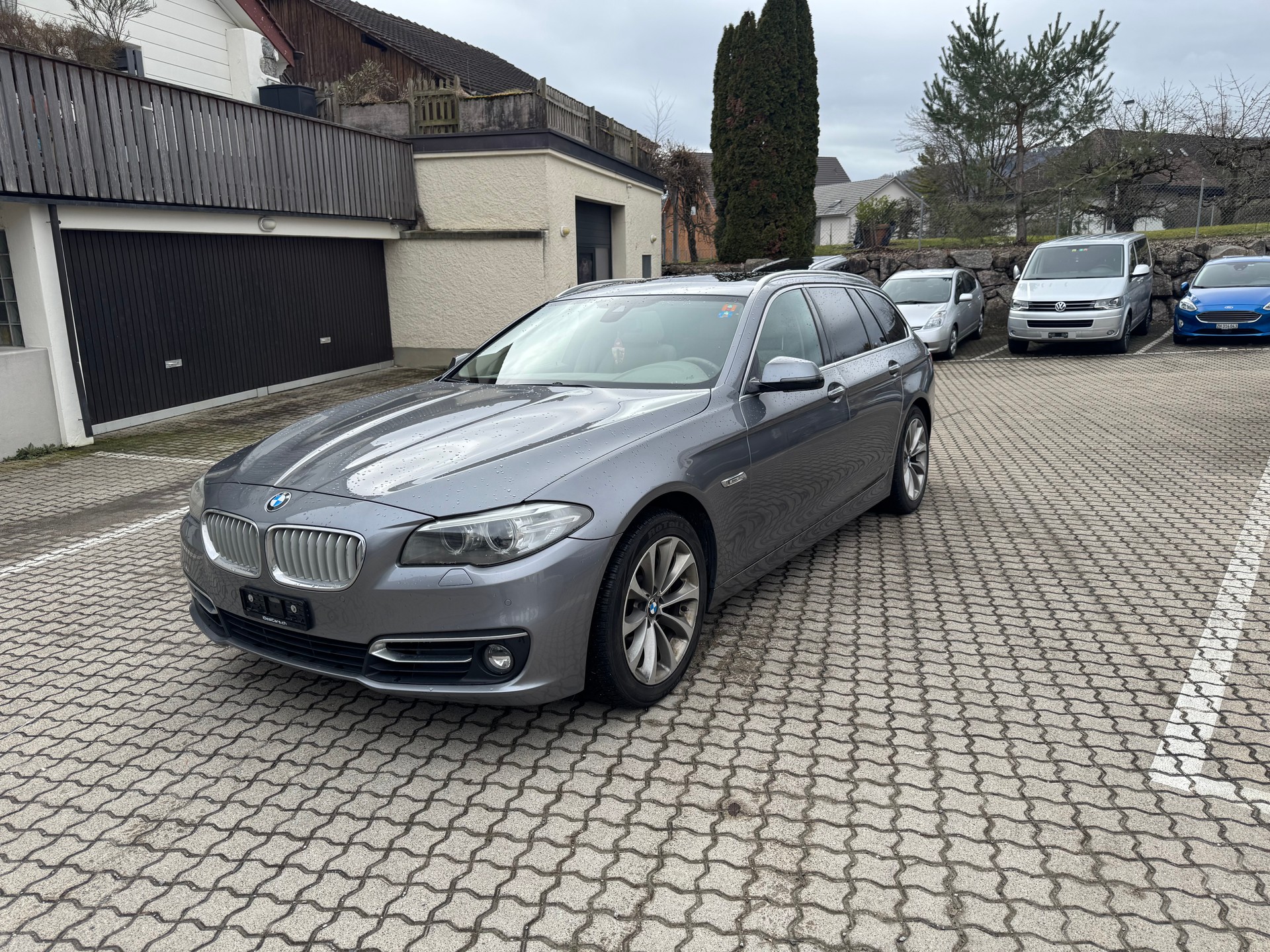 BMW 530d Touring xDrive Modern Line Steptronic-image-1