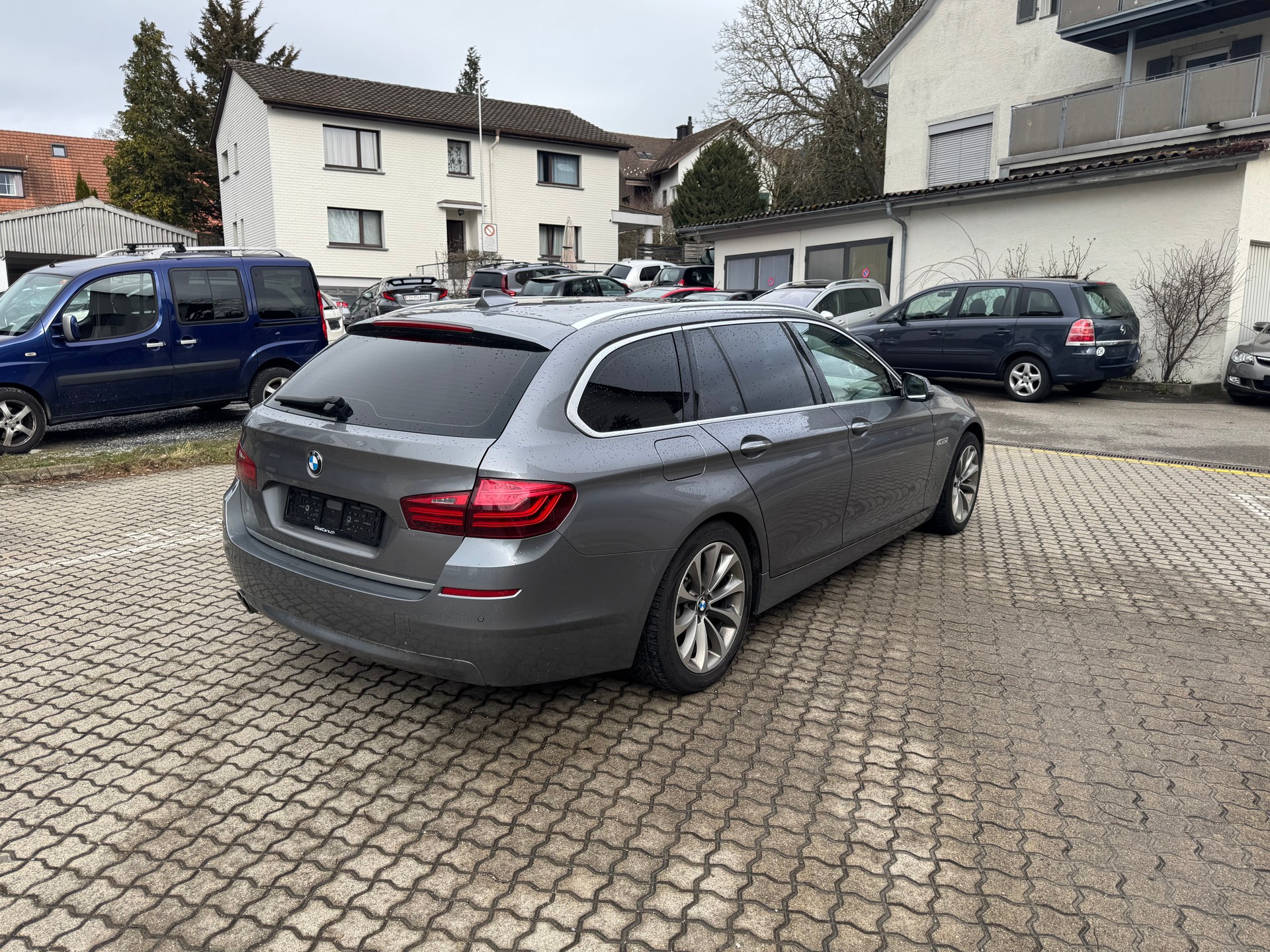 BMW 530d Touring xDrive Modern Line Steptronic-image-5
