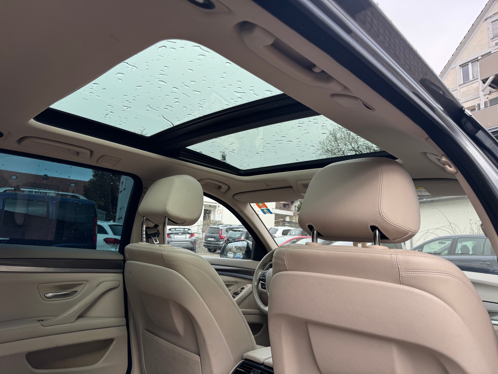 BMW 530d Touring xDrive Modern Line Steptronic-image-9