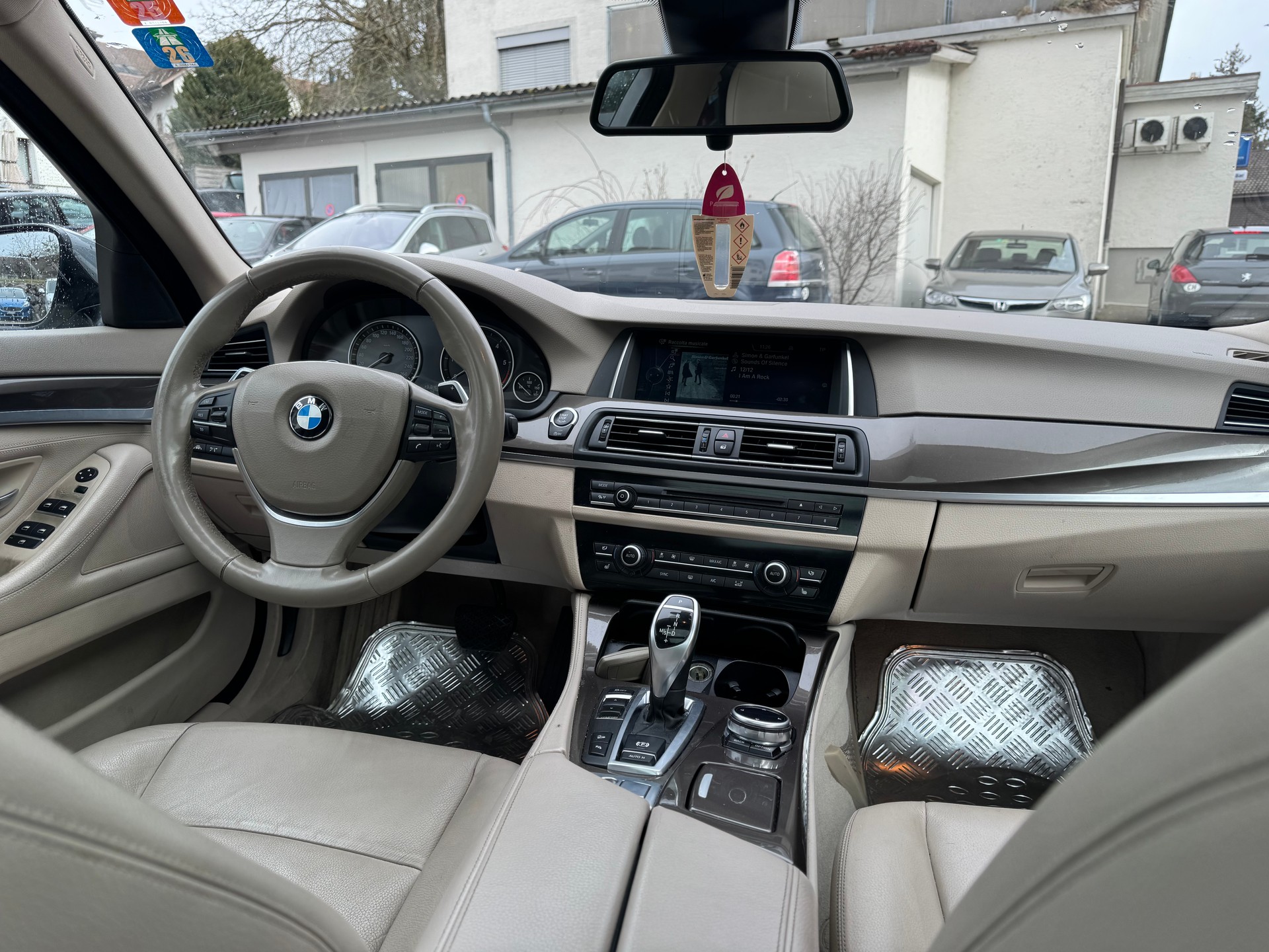 BMW 530d Touring xDrive Modern Line Steptronic-image-10