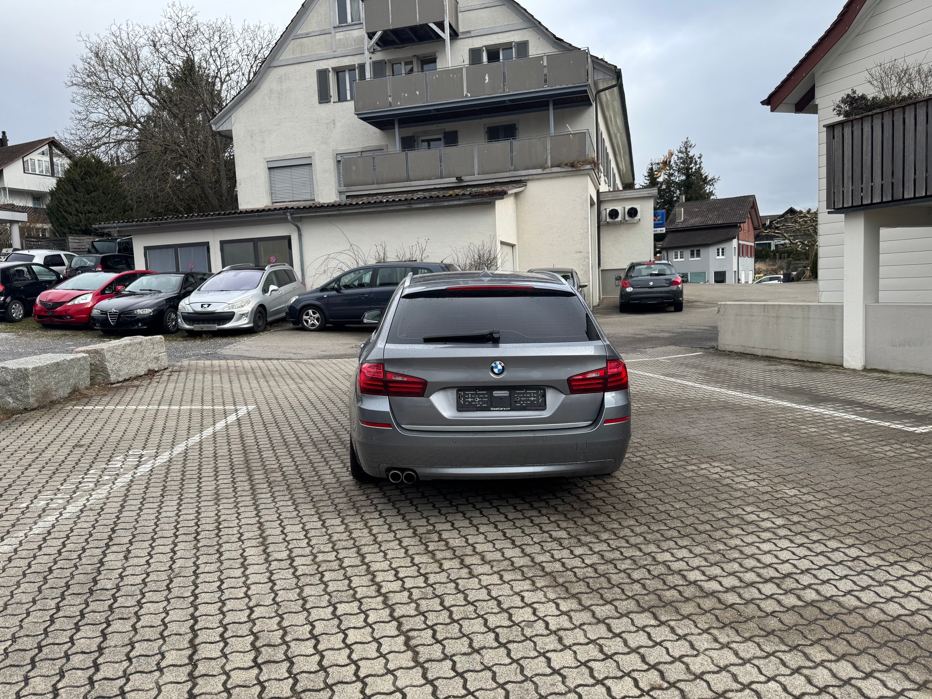 BMW 530d Touring xDrive Modern Line Steptronic-image-4