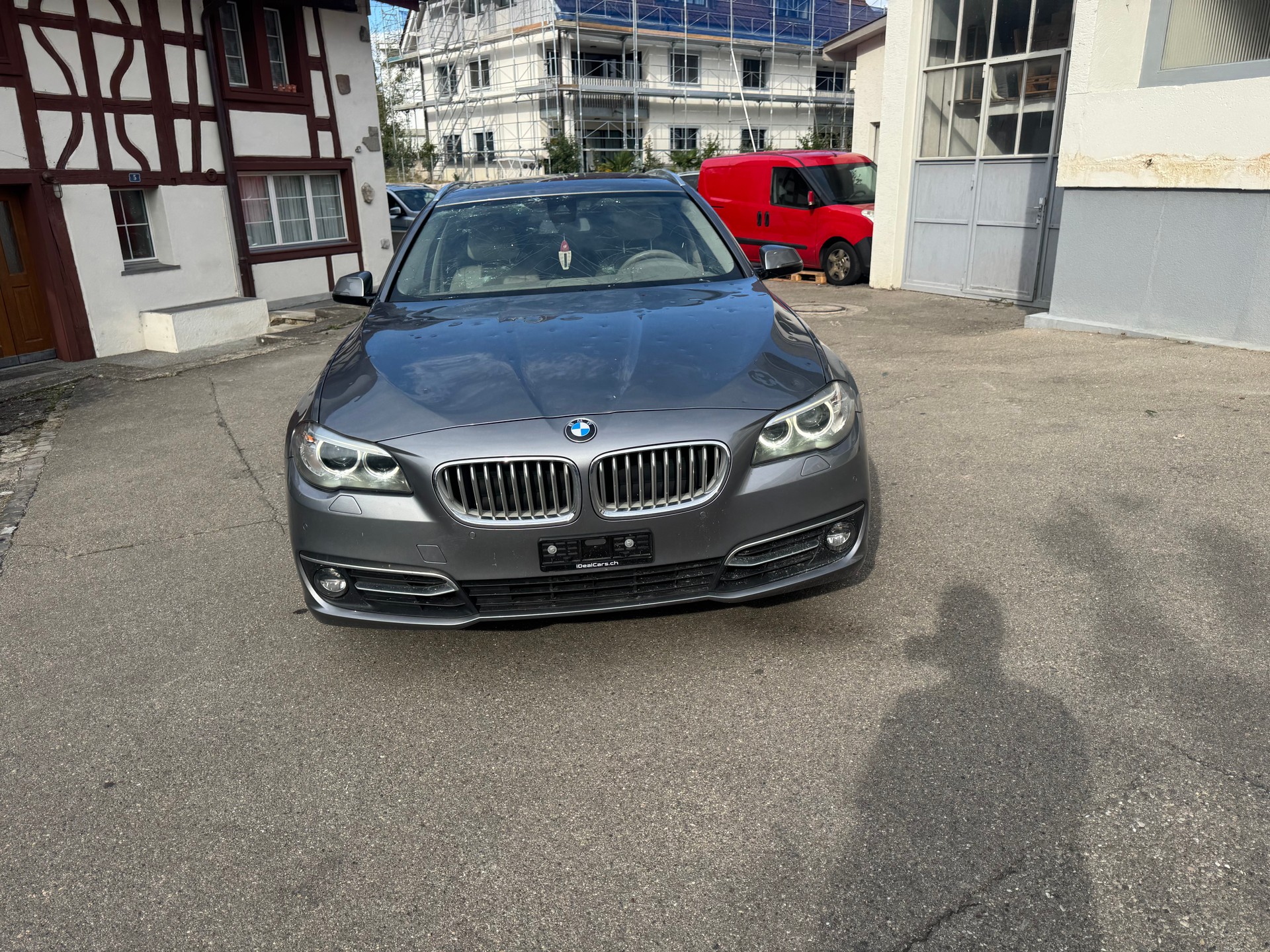 BMW 530d Touring xDrive Modern Line Steptronic-image-1