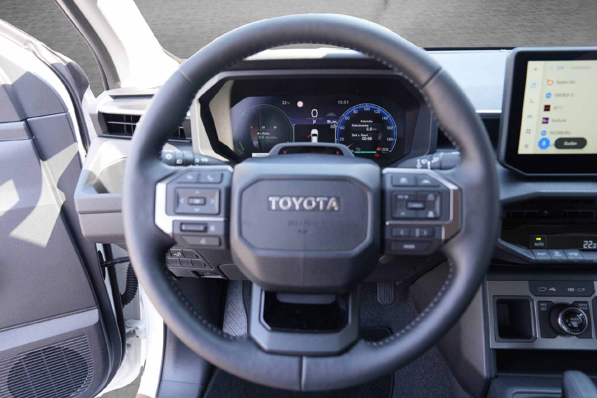 TOYOTA Hilux Double Cab.-Pick-up 59KWh Comfort-image-10