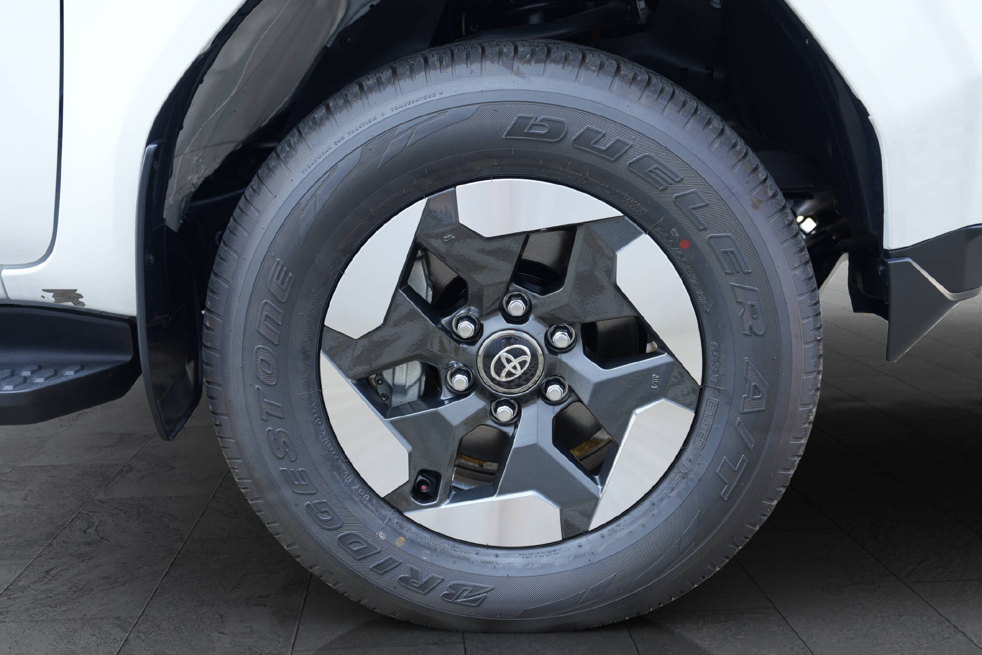 TOYOTA Hilux Double Cab.-Pick-up 59KWh Comfort-image-6