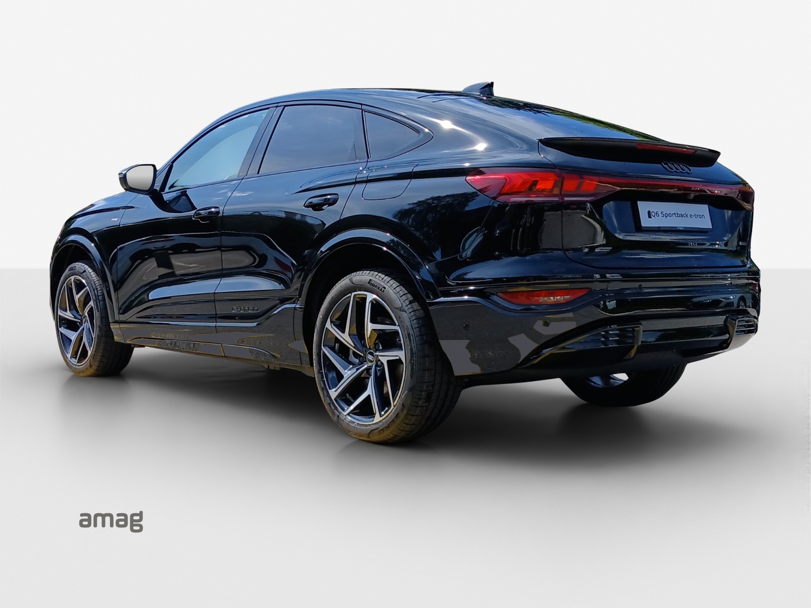 AUDI Q6 Sportback e-tron quattro-showroom-element-2