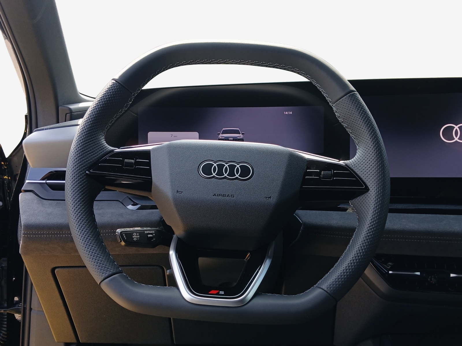 AUDI Q6 Sportback e-tron quattro-image-9
