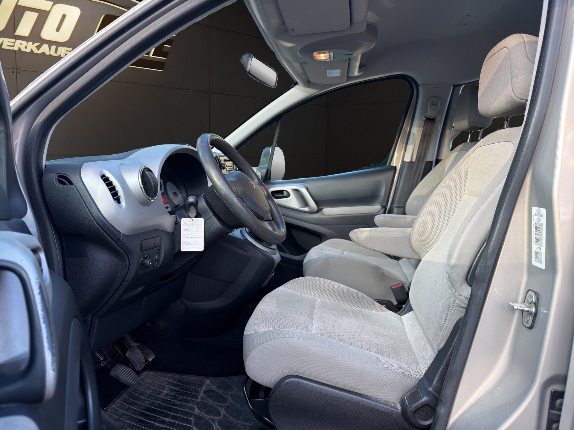 PEUGEOT Partner 1.6 Trendy-image-9