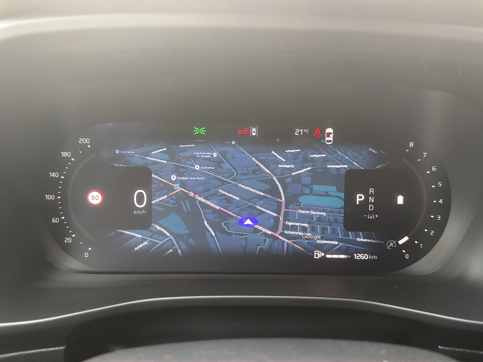 VOLVO XC40 2.0 B4 MH Plus Dark-image-9