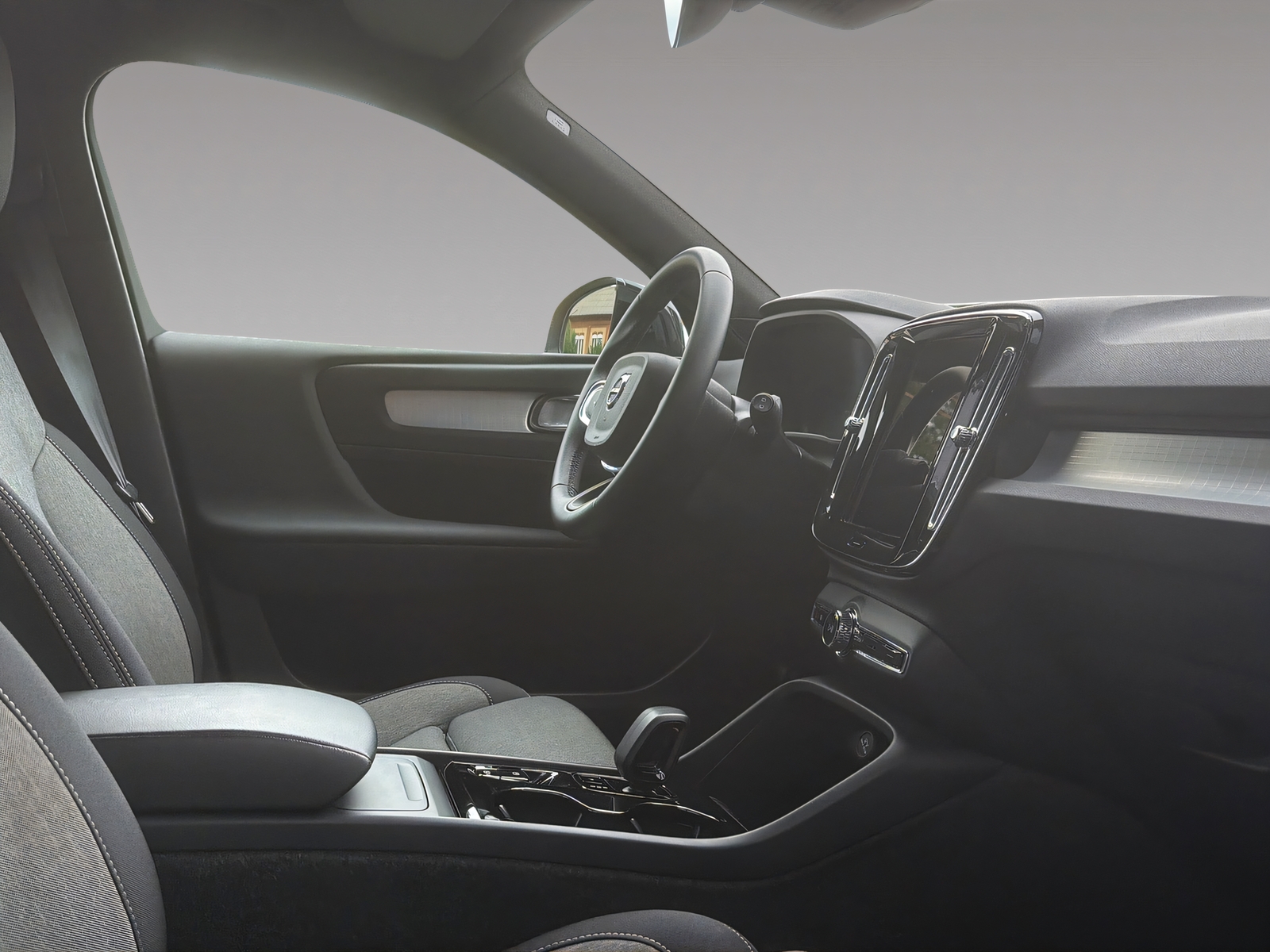 VOLVO XC40 2.0 B4 MH Plus Dark-image-10