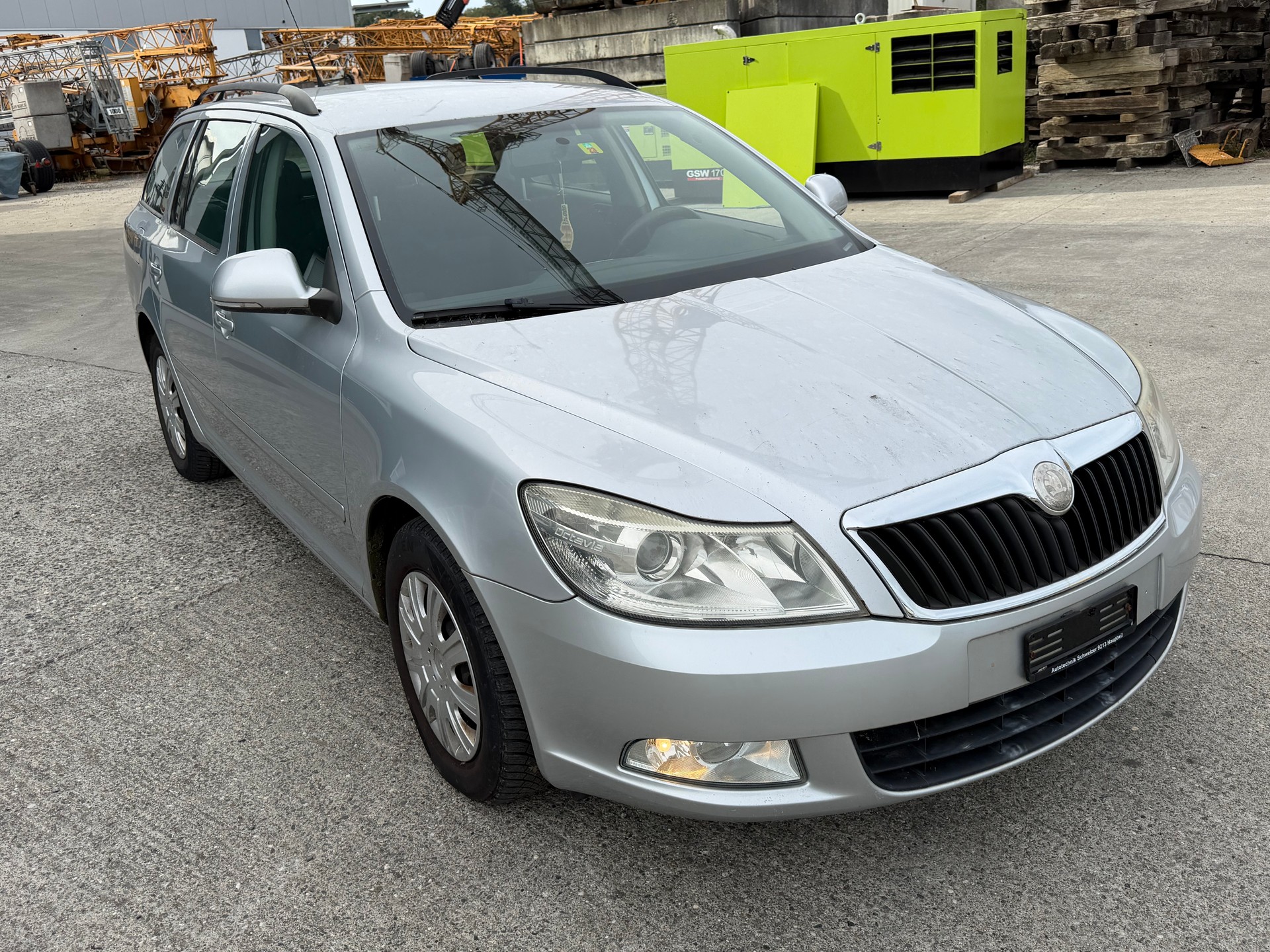 SKODA Octavia Combi 1.8 TSI Adventure 4x4-image-2