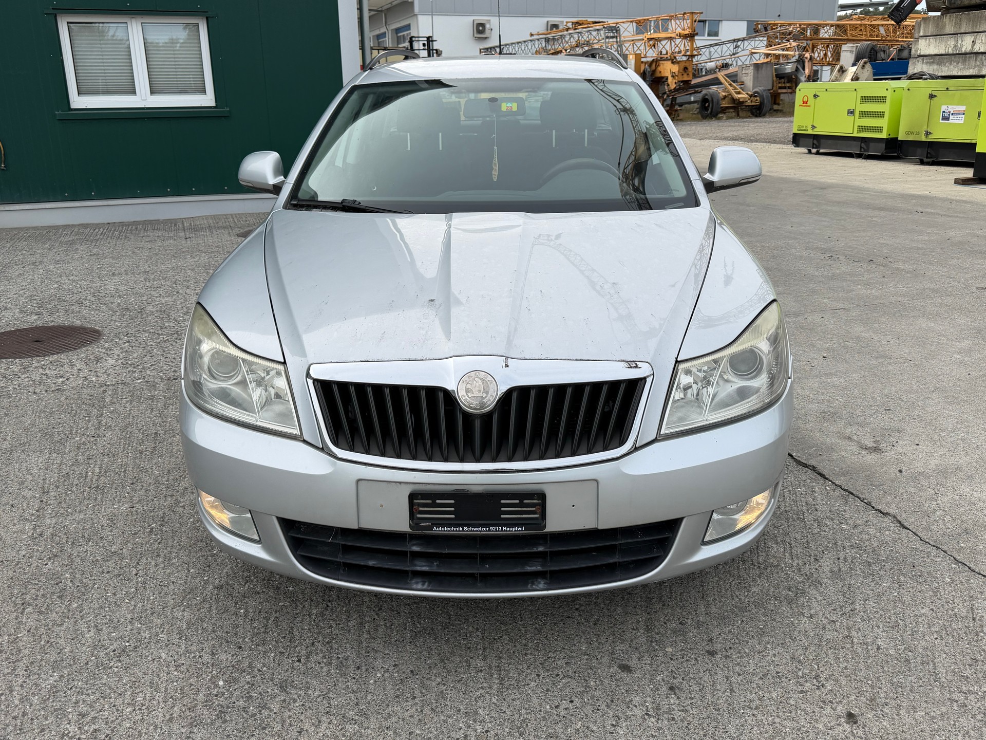 SKODA Octavia Combi 1.8 TSI Adventure 4x4-image-1