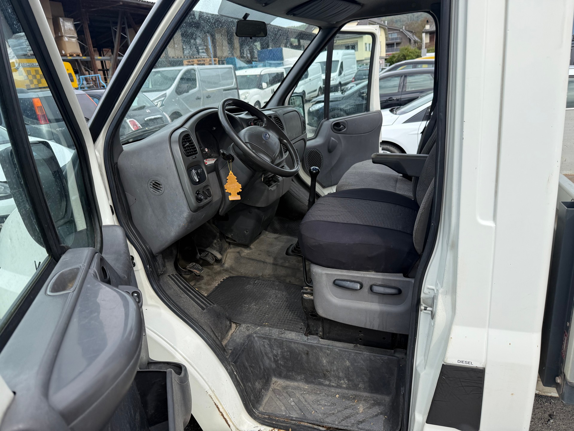FORD Transit 2.0TD 300 M-image-5