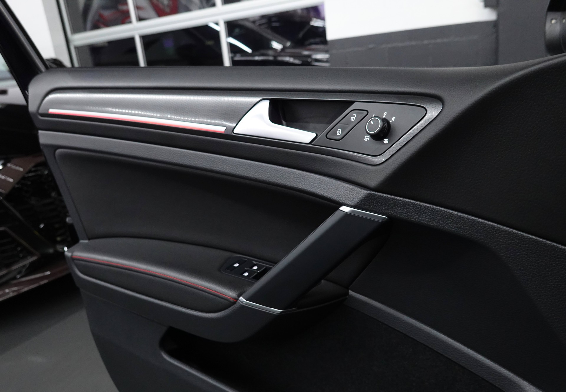 VW GOLF 2.0 TSI GTI PERFORMANCE DSG CH-FZ ON TOP-image-26