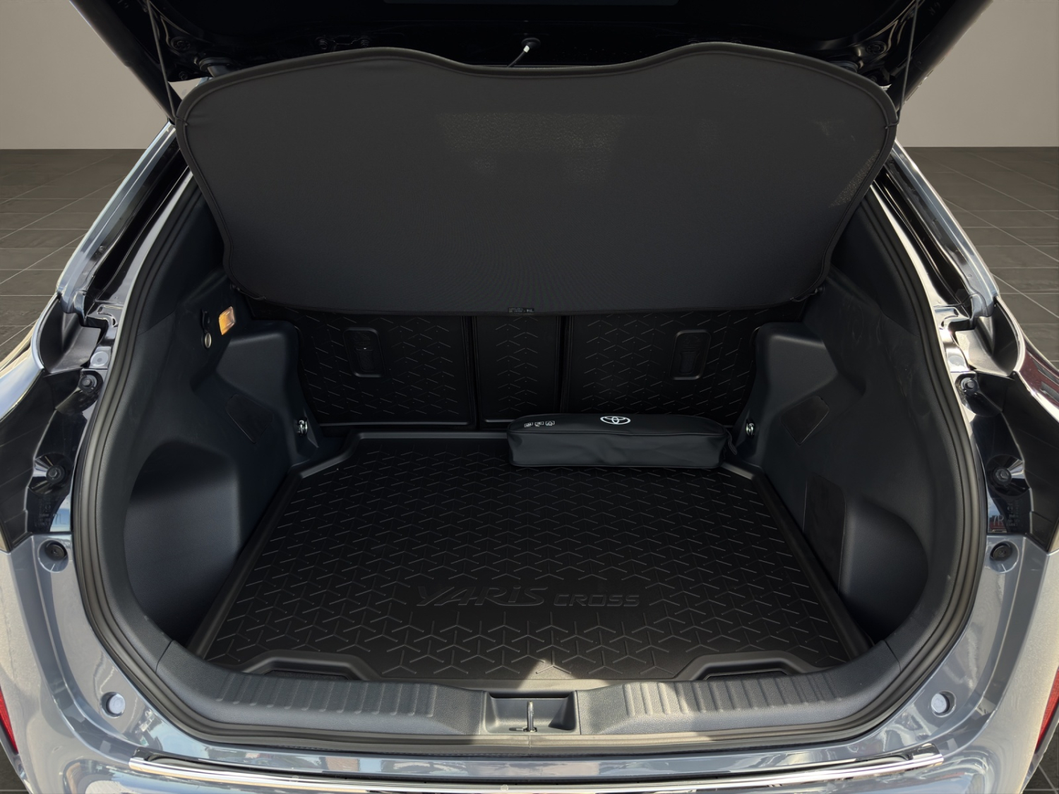 TOYOTA Yaris Cross 1.5 VVT-i HSD Premium AWD-i-image-20