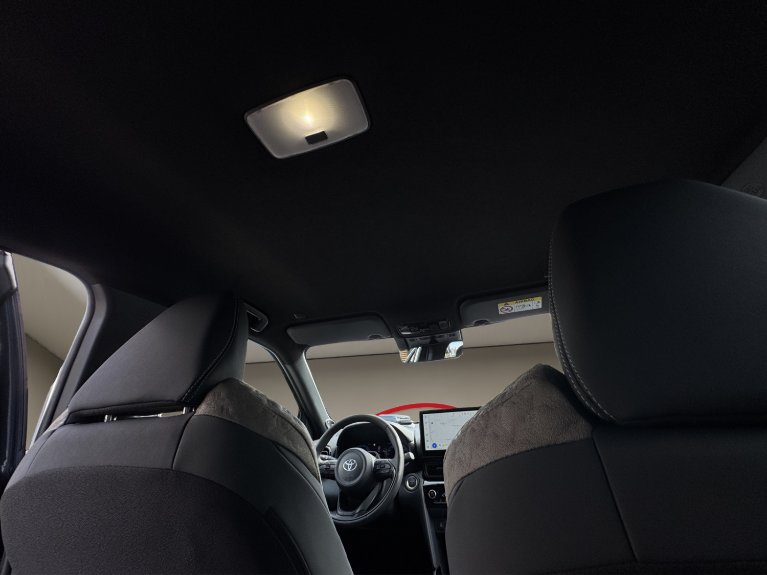 TOYOTA Yaris Cross 1.5 VVT-i HSD Premium AWD-i-image-17