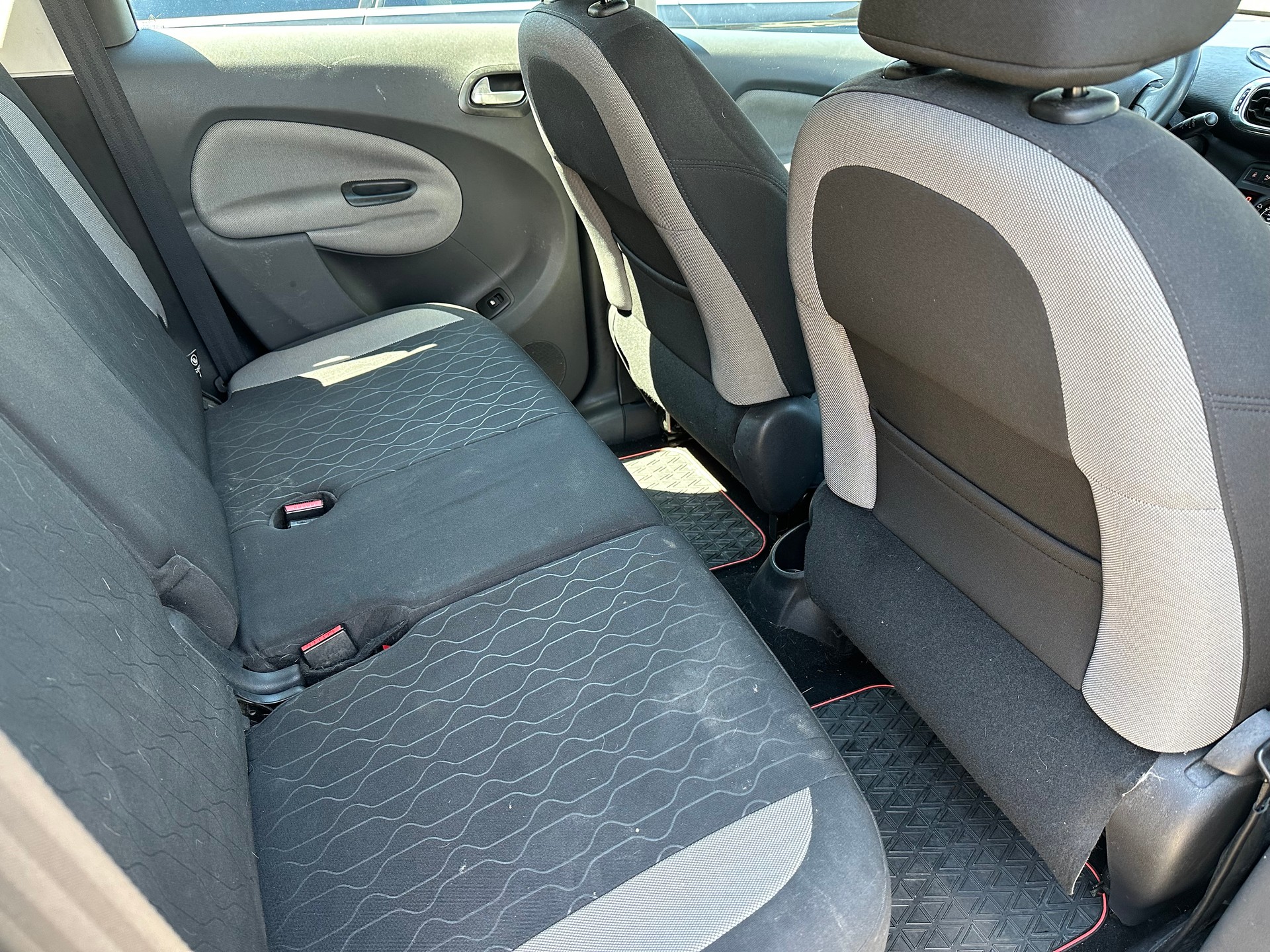CITROEN C3 Picasso 1.6i 16V Séduction EGS6-image-13
