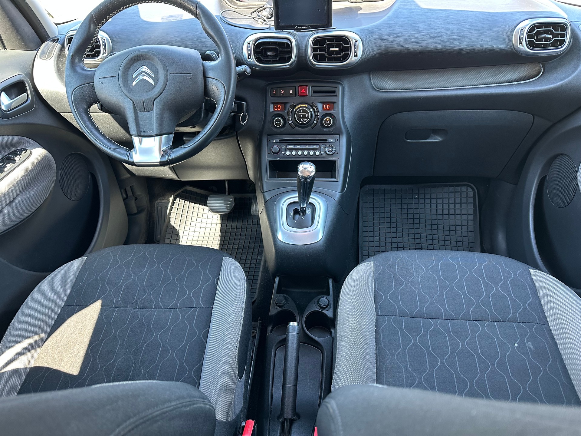 CITROEN C3 Picasso 1.6i 16V Séduction EGS6-image-11