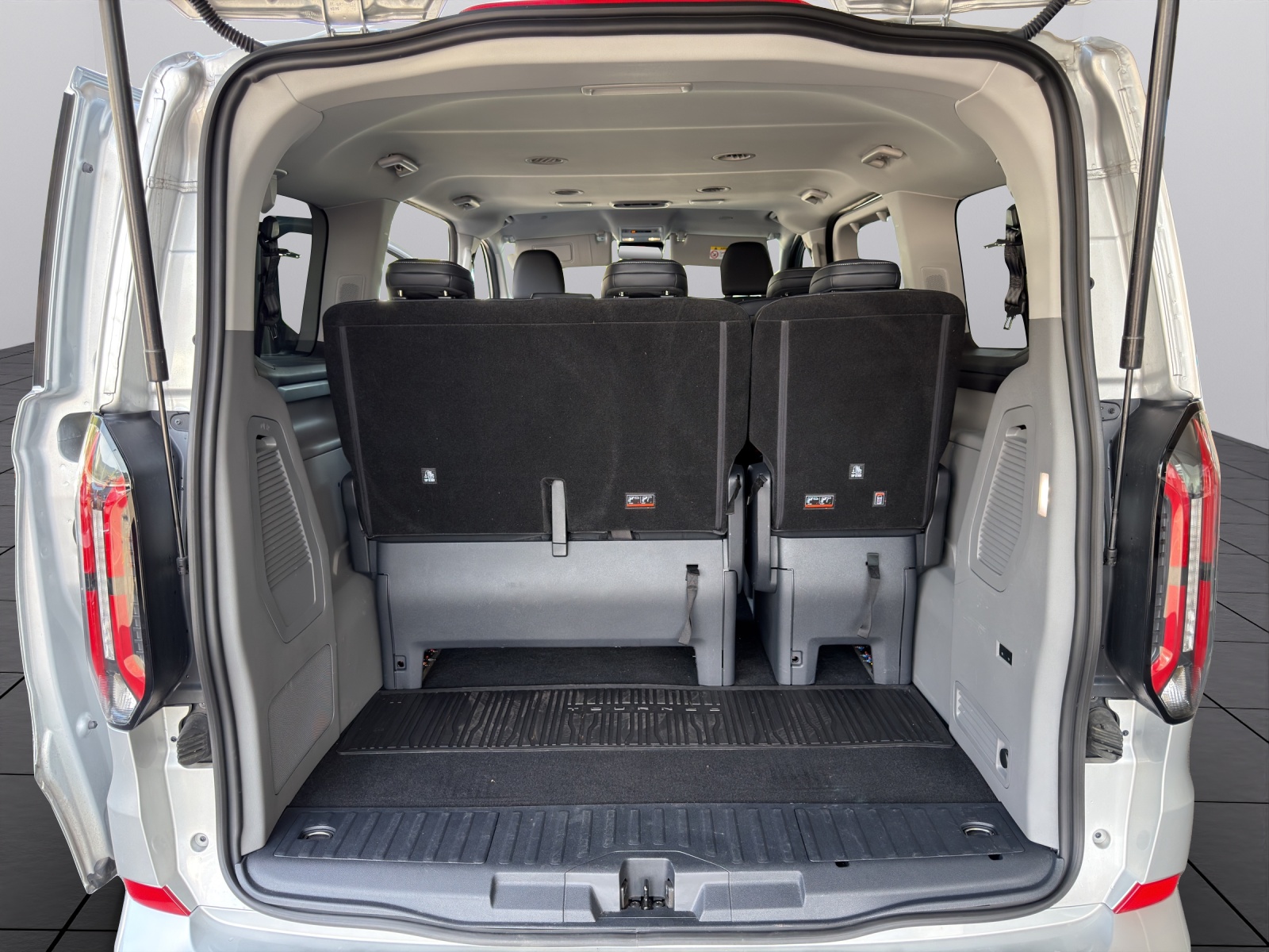 FORD Tourneo C Bus 320 L1 2.0 EcoBlue 170 Titanium X 4x4-image-18