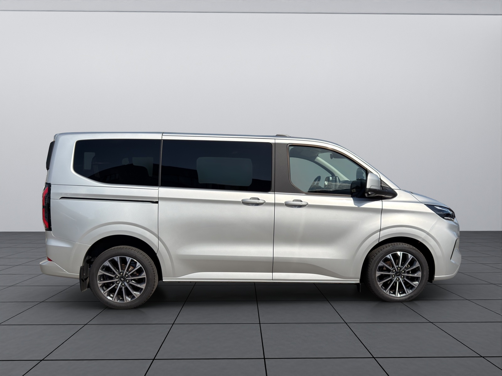 FORD Tourneo C Bus 320 L1 2.0 EcoBlue 170 Titanium X 4x4-image-3