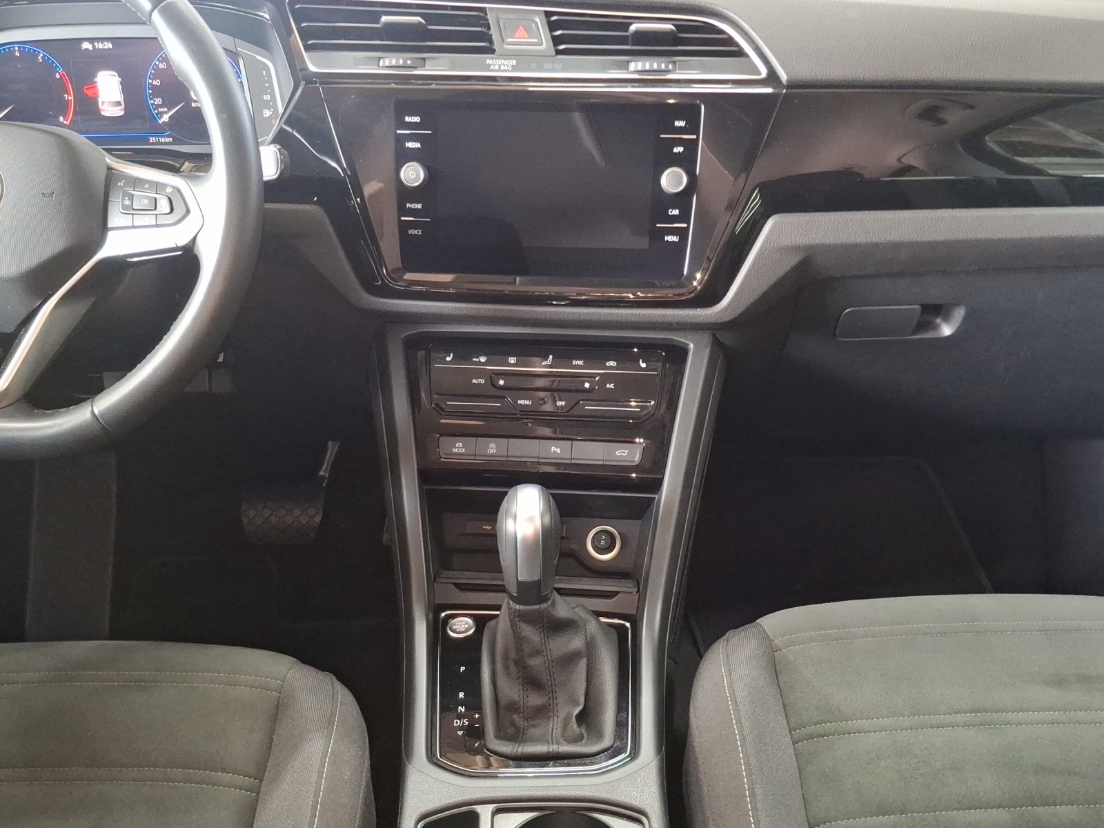 VW Touran 1.5 TSI EVO Highline DSG-image-9