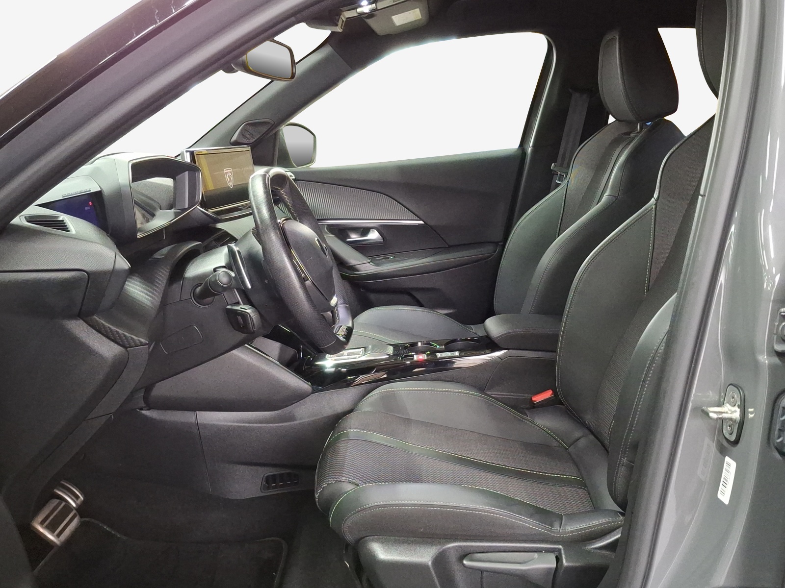 PEUGEOT 2008 1.2 145 MHEV GT-image-7
