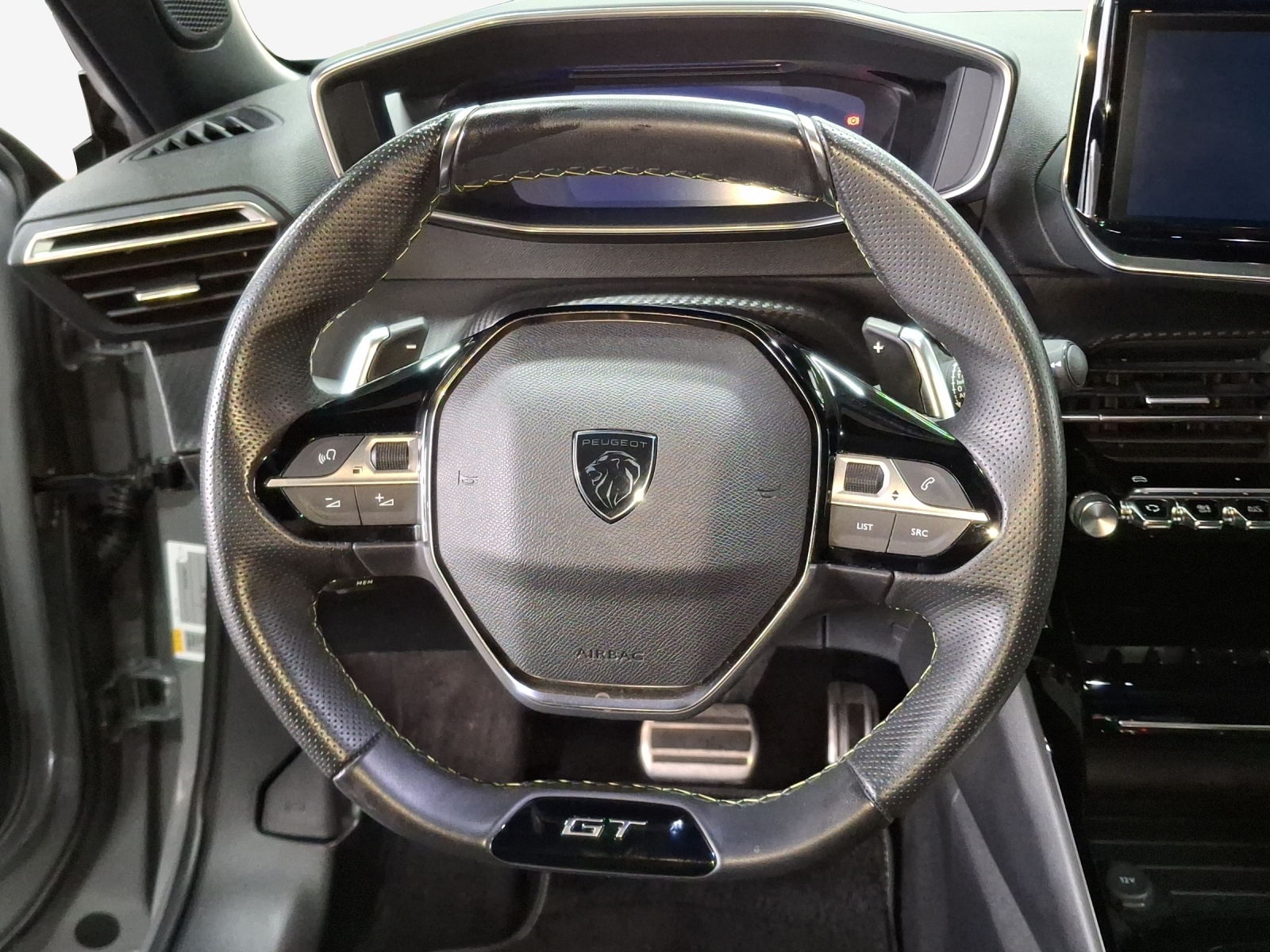 PEUGEOT 2008 1.2 145 MHEV GT-image-8