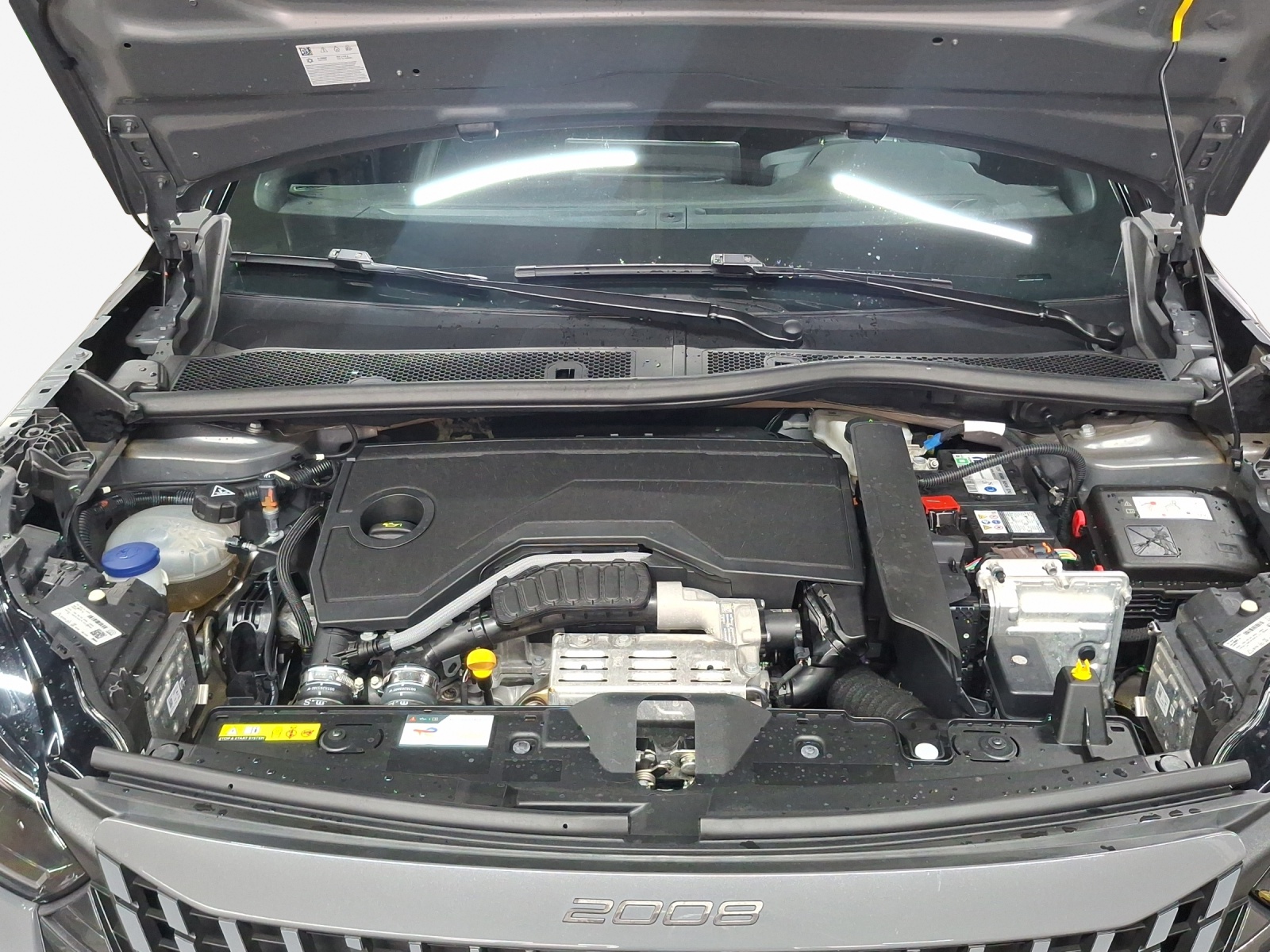 PEUGEOT 2008 1.2 145 MHEV GT-image-15