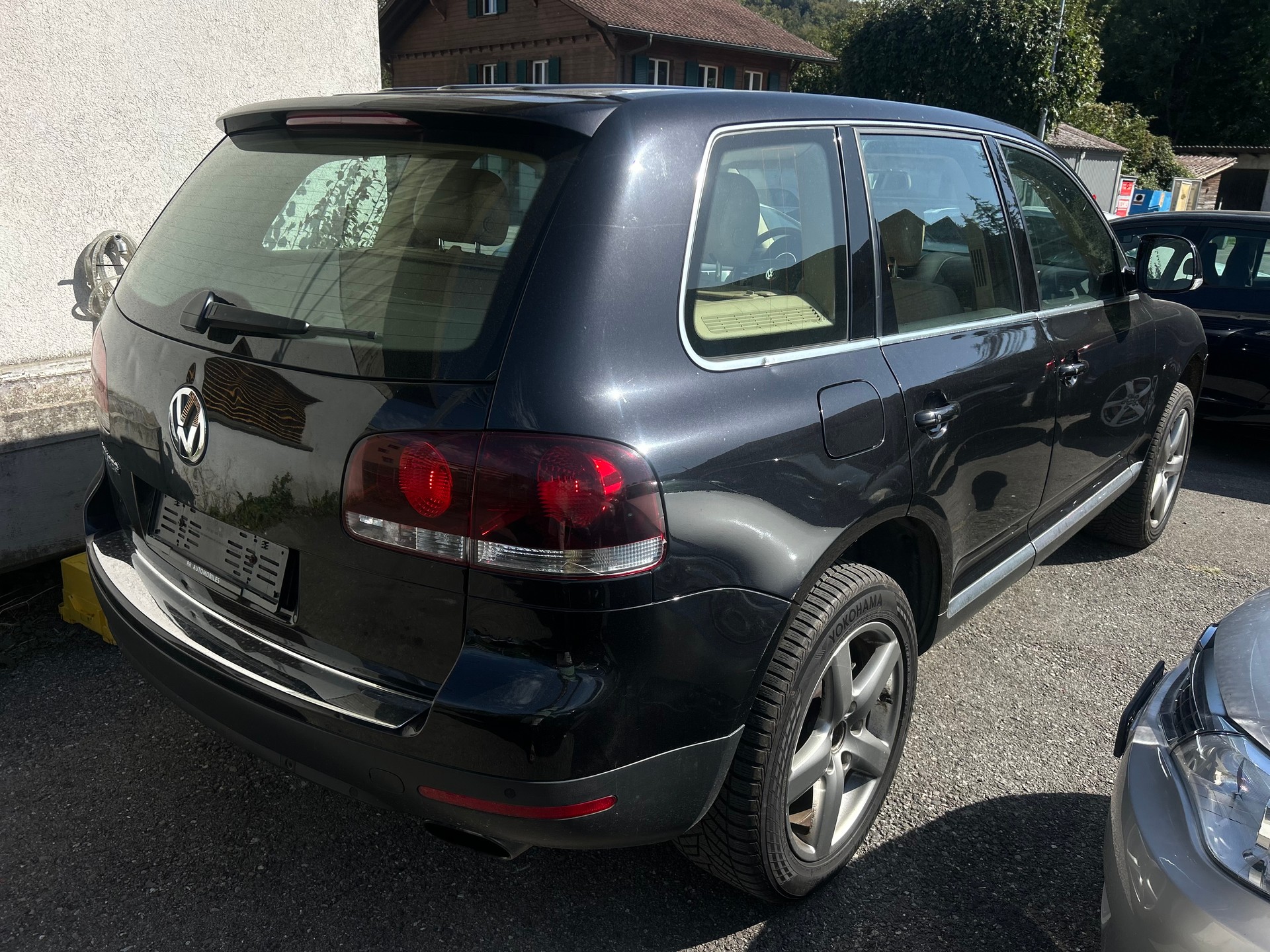 VW Touareg 4.2 V8 FSI Automatic-image-3