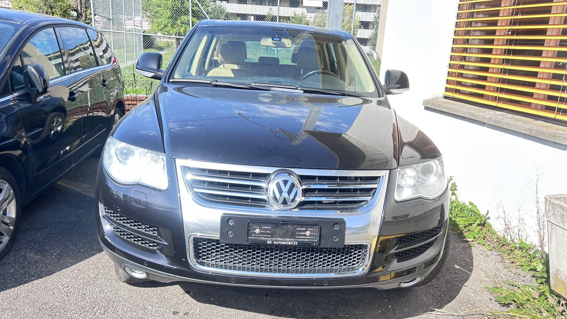 VW Touareg 4.2 V8 FSI Automatic-image-11