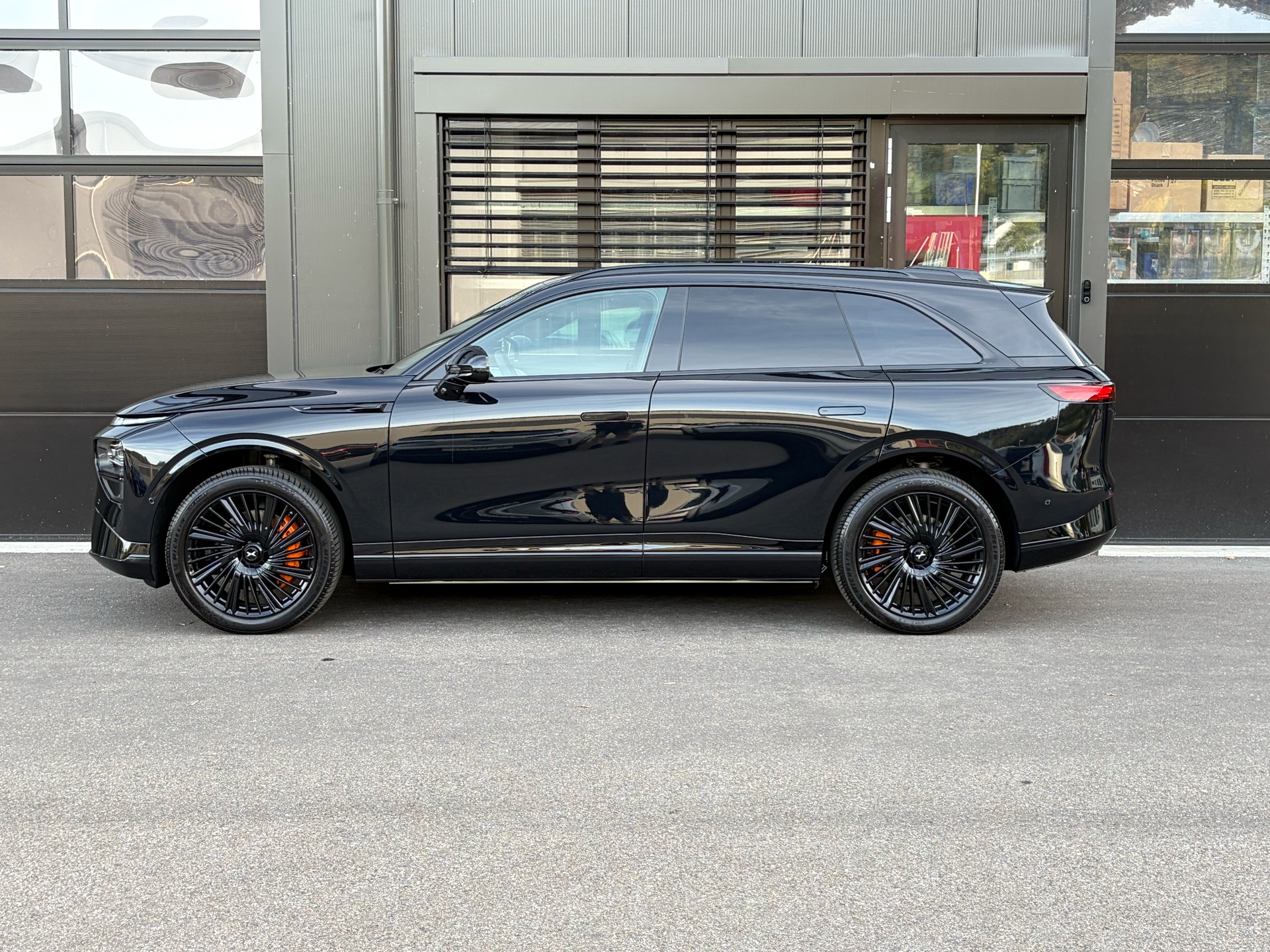 XPENG G9 93kWh Performance AWD Black Edition Paket-showroom-element-2