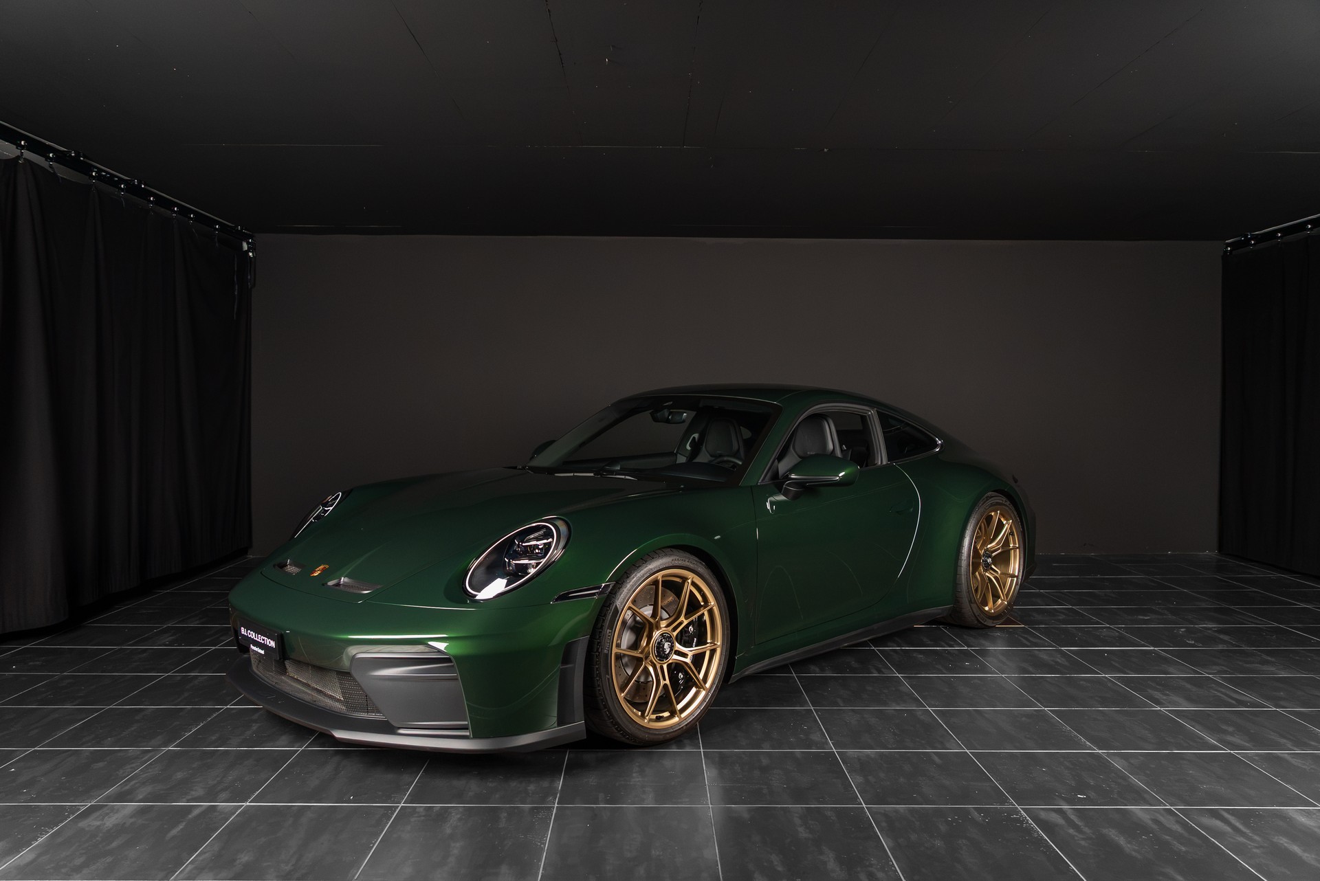PORSCHE 911 Carrera GT3 Touring-image-0