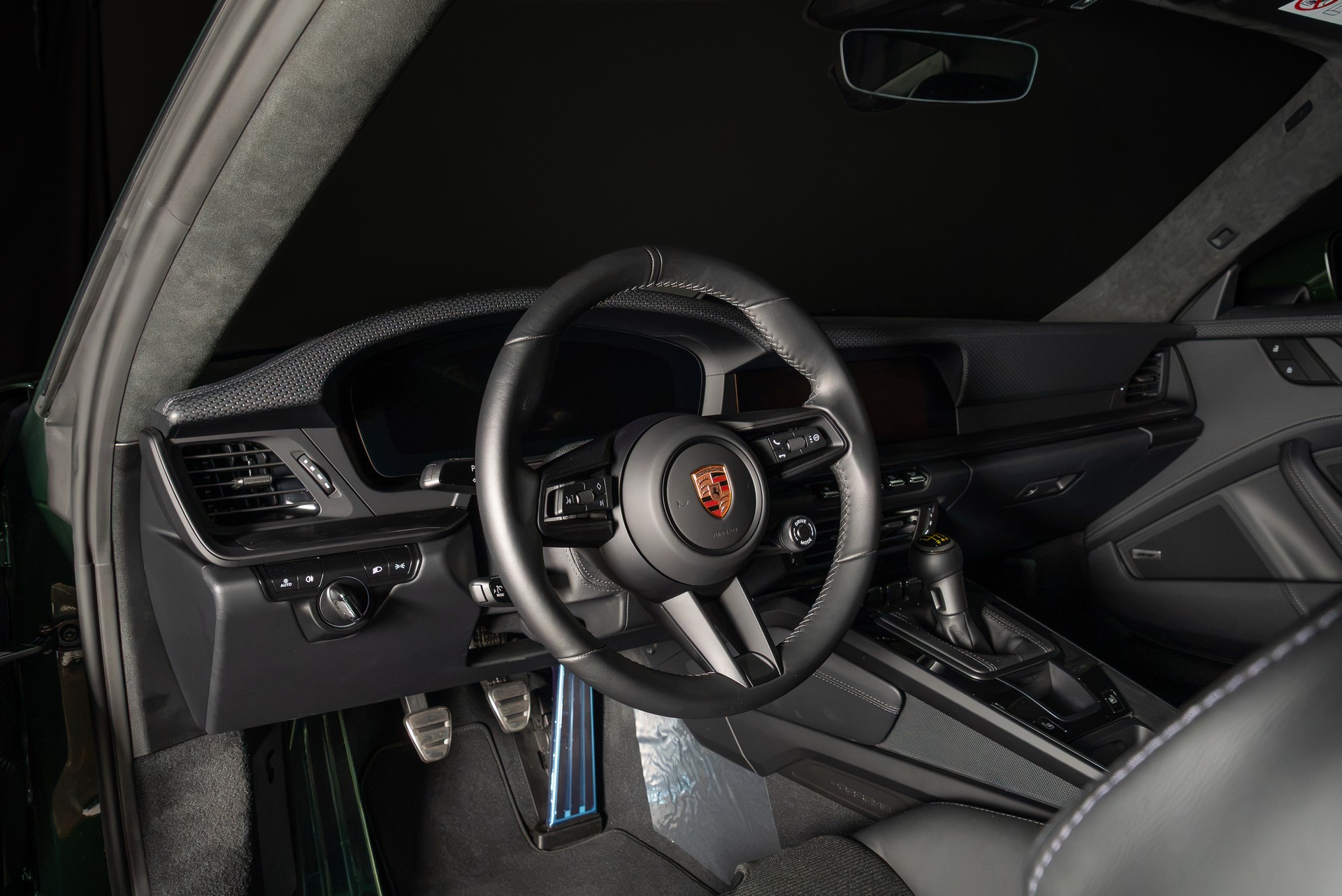 PORSCHE 911 Carrera GT3 Touring-image-6