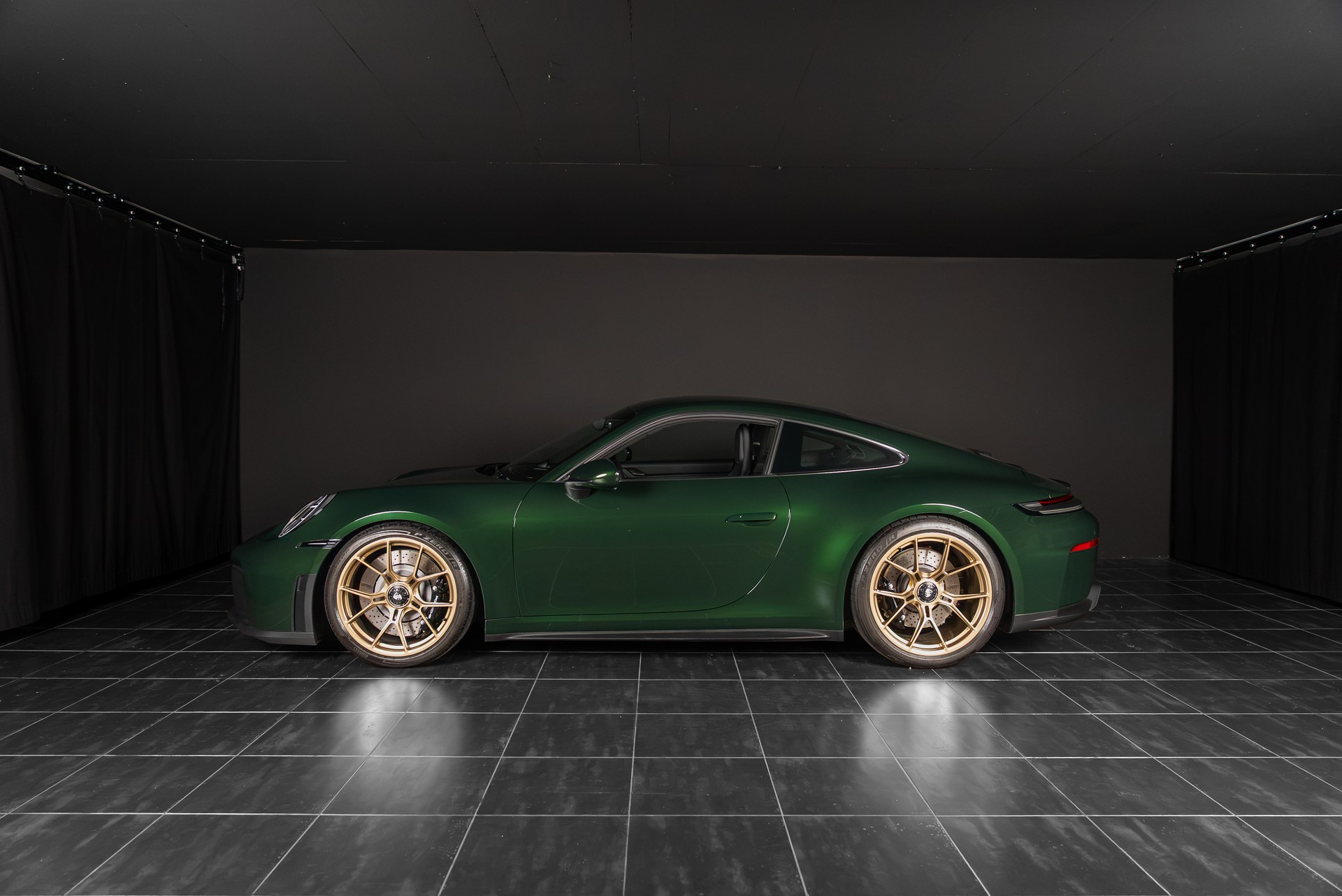 PORSCHE 911 Carrera GT3 Touring-image-1