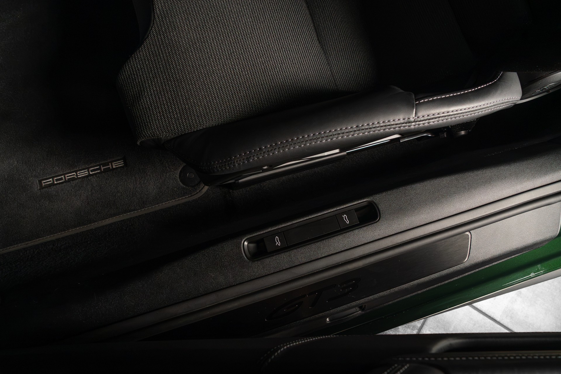 PORSCHE 911 Carrera GT3 Touring-image-10