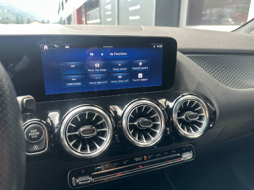 MERCEDES-BENZ GLA 220 AMG Line 4matic (CH)-image-13