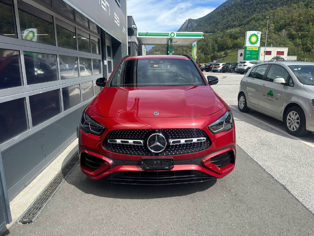 MERCEDES-BENZ GLA 220 AMG Line 4matic (CH)-image-2