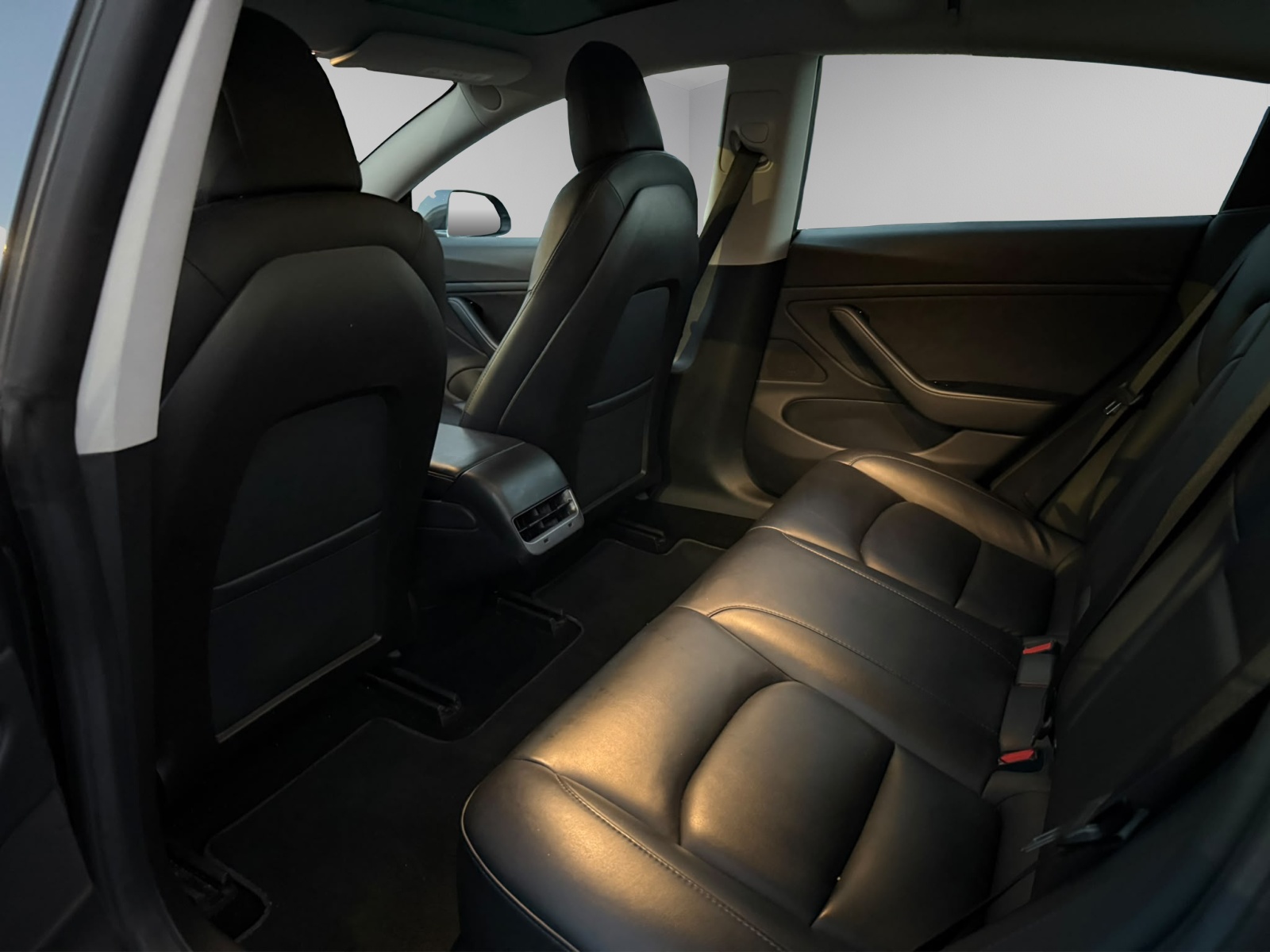 TESLA Model 3 Long Range Dual Motor AWD-image-12