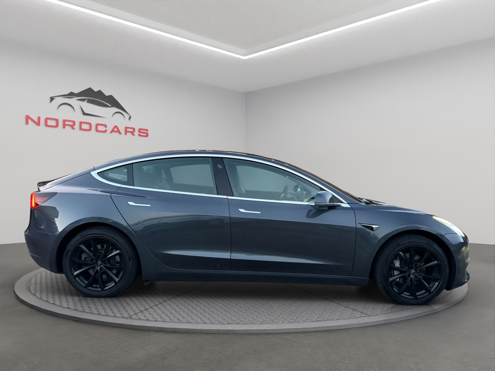 TESLA Model 3 Long Range Dual Motor AWD-image-5
