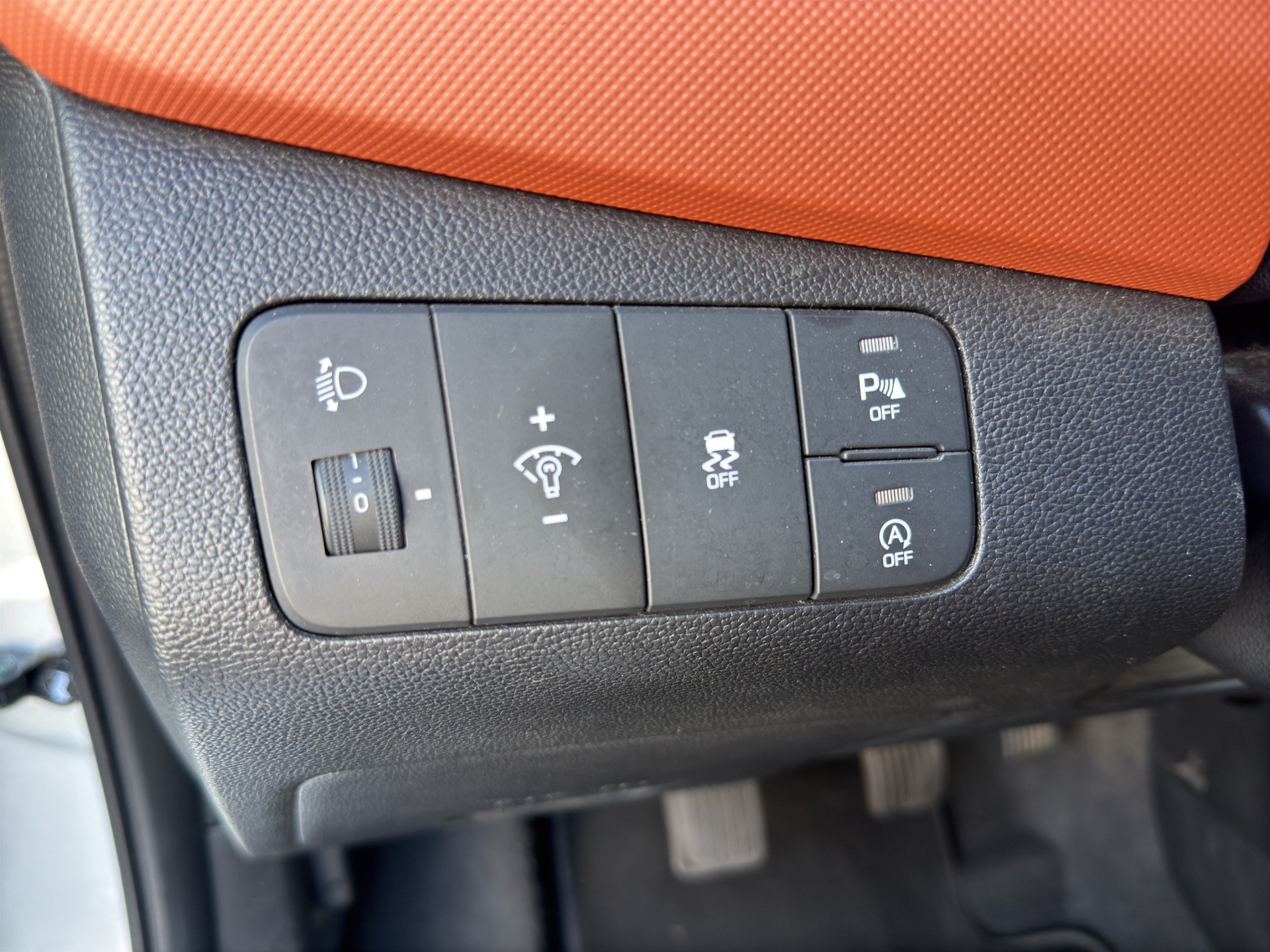HYUNDAI i10 1.0 Amplia-image-28