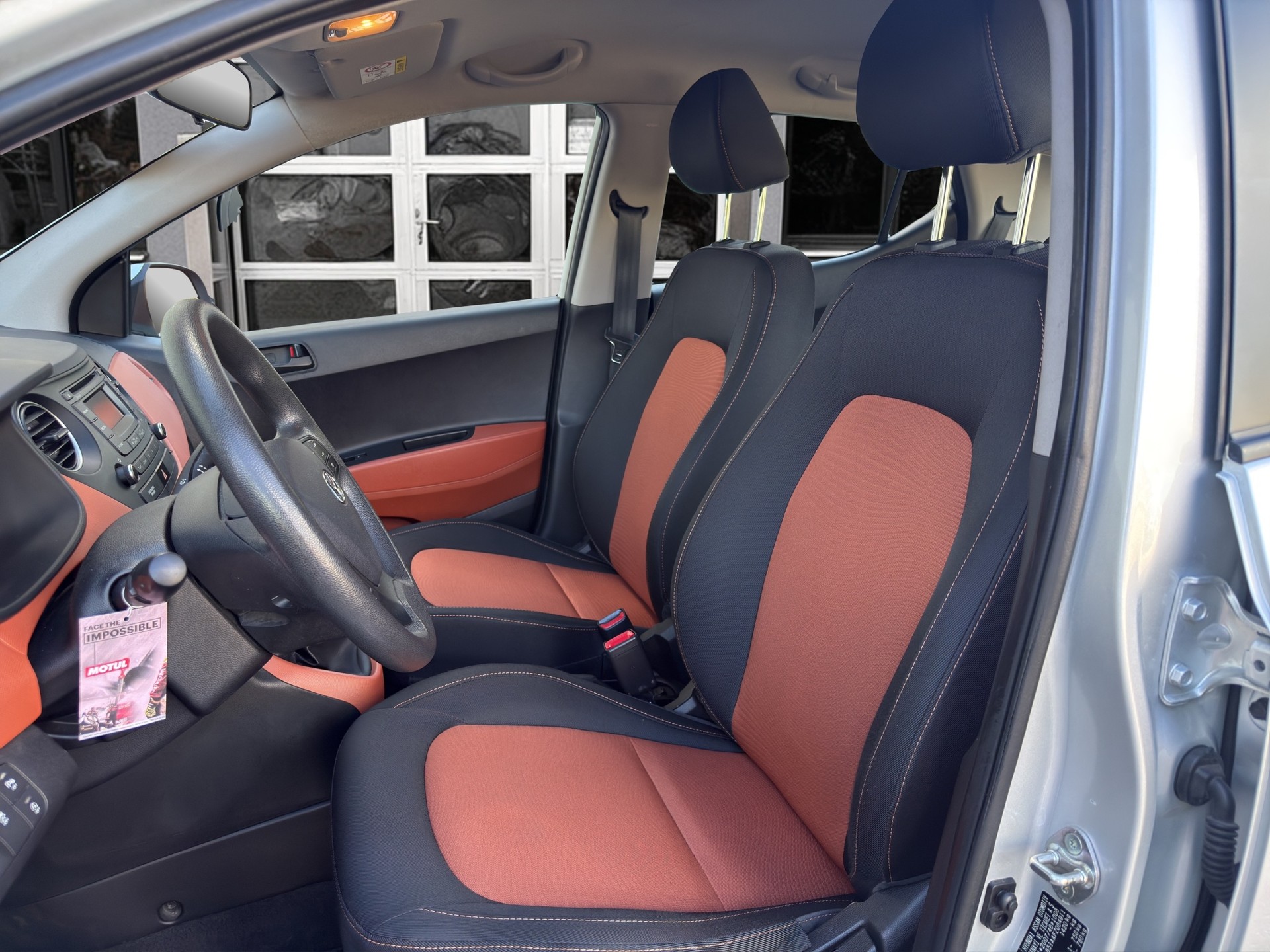 HYUNDAI i10 1.0 Amplia-image-12