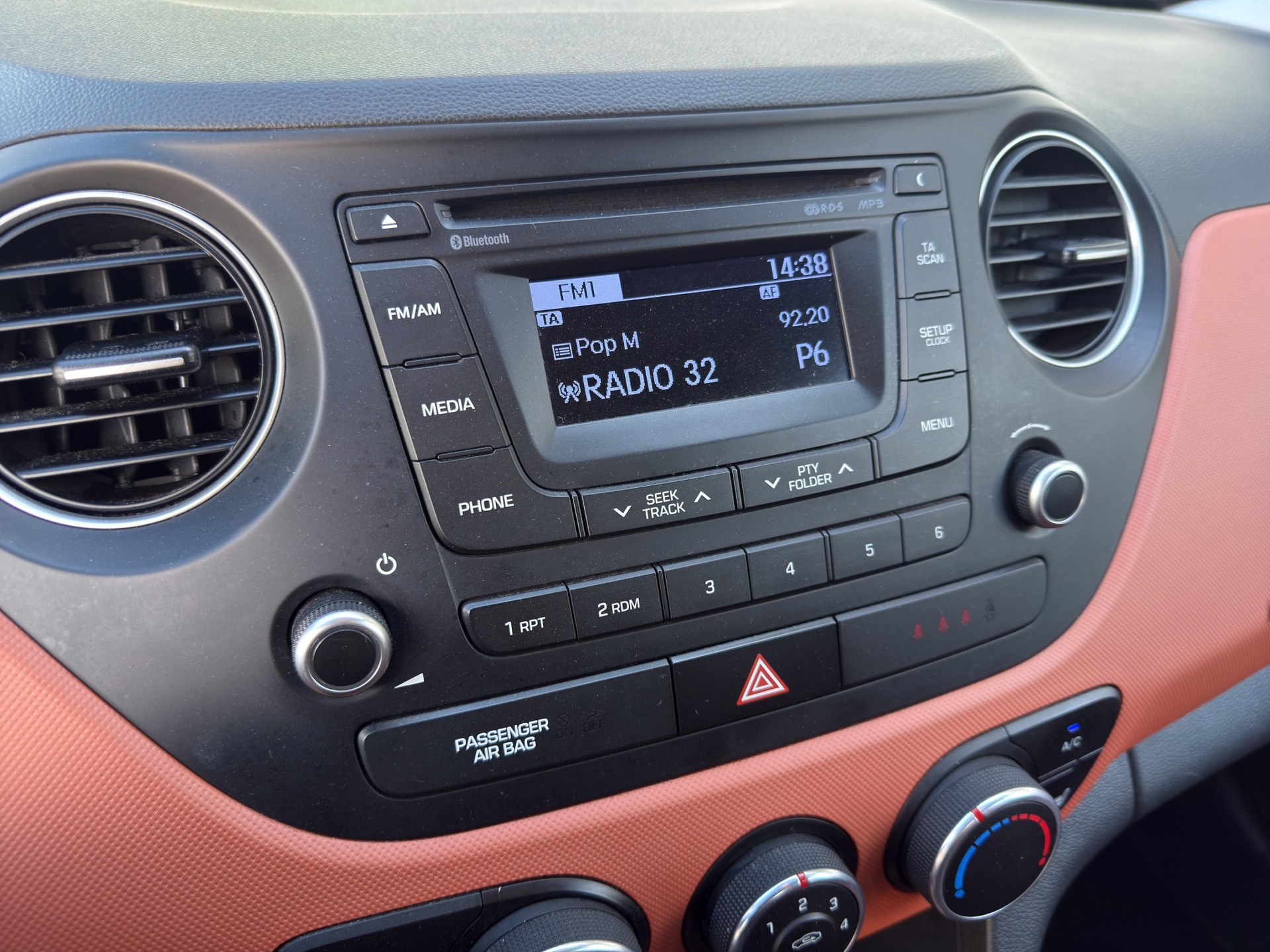 HYUNDAI i10 1.0 Amplia-image-18