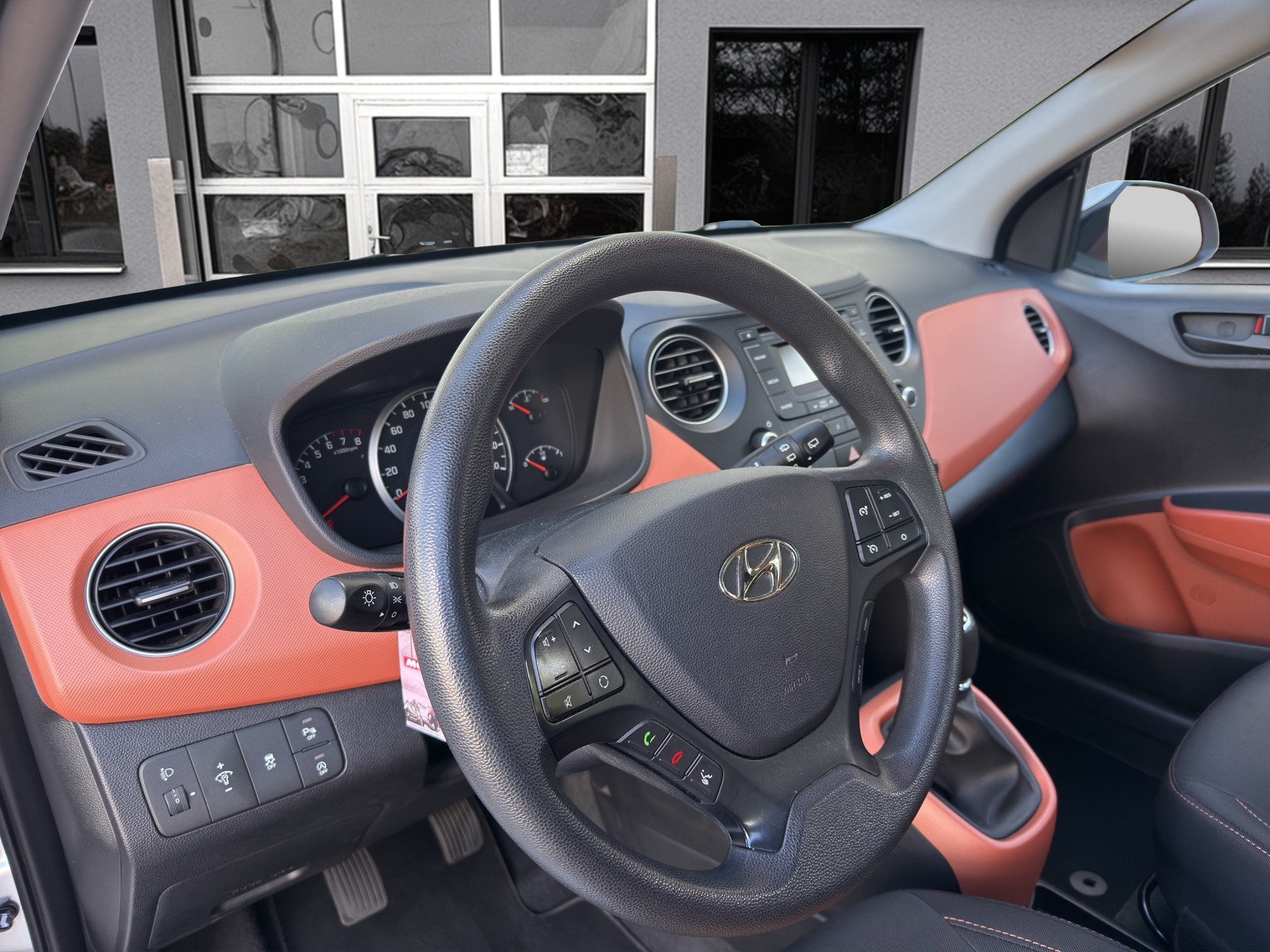 HYUNDAI i10 1.0 Amplia-image-11