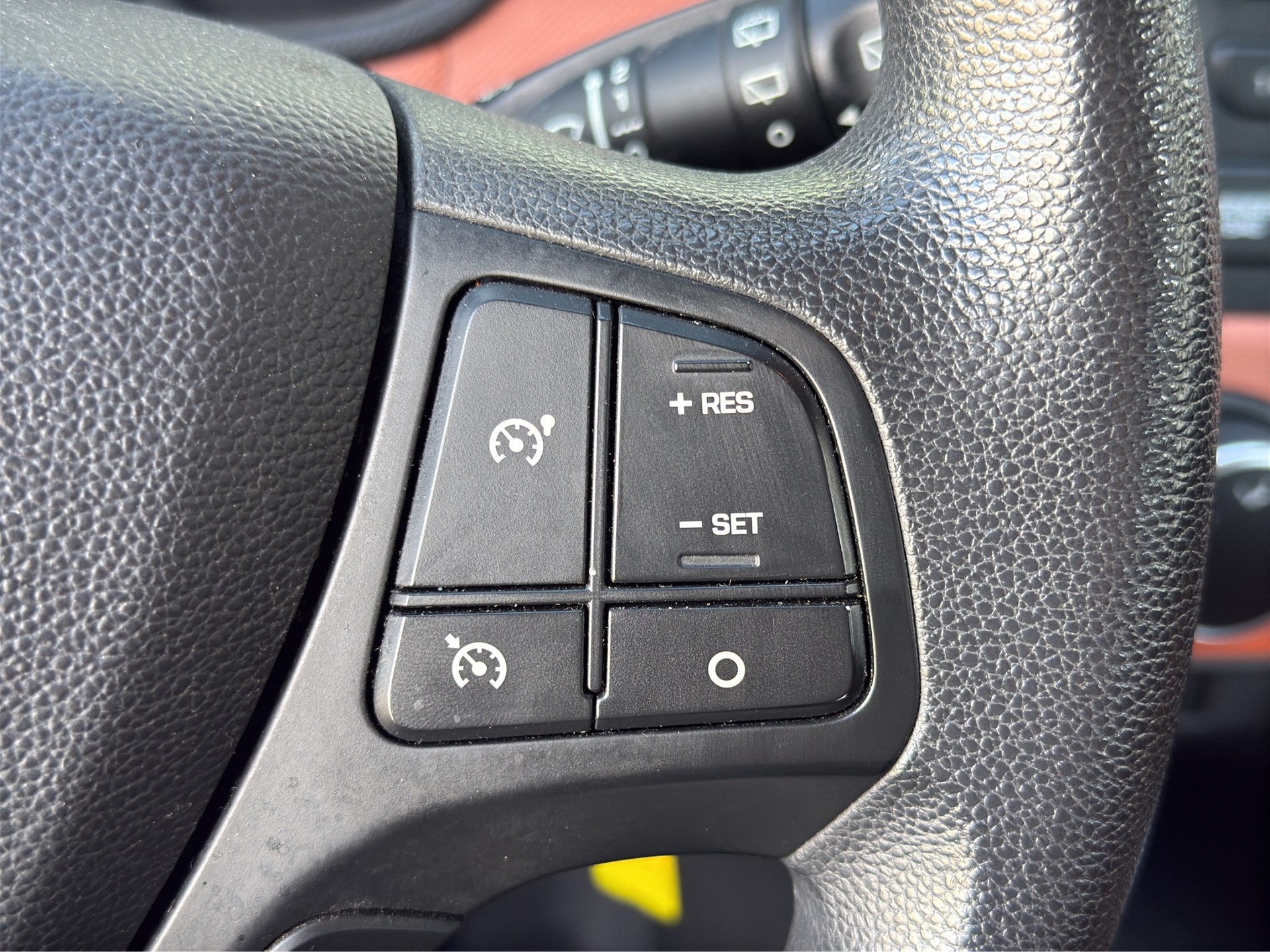 HYUNDAI i10 1.0 Amplia-image-27