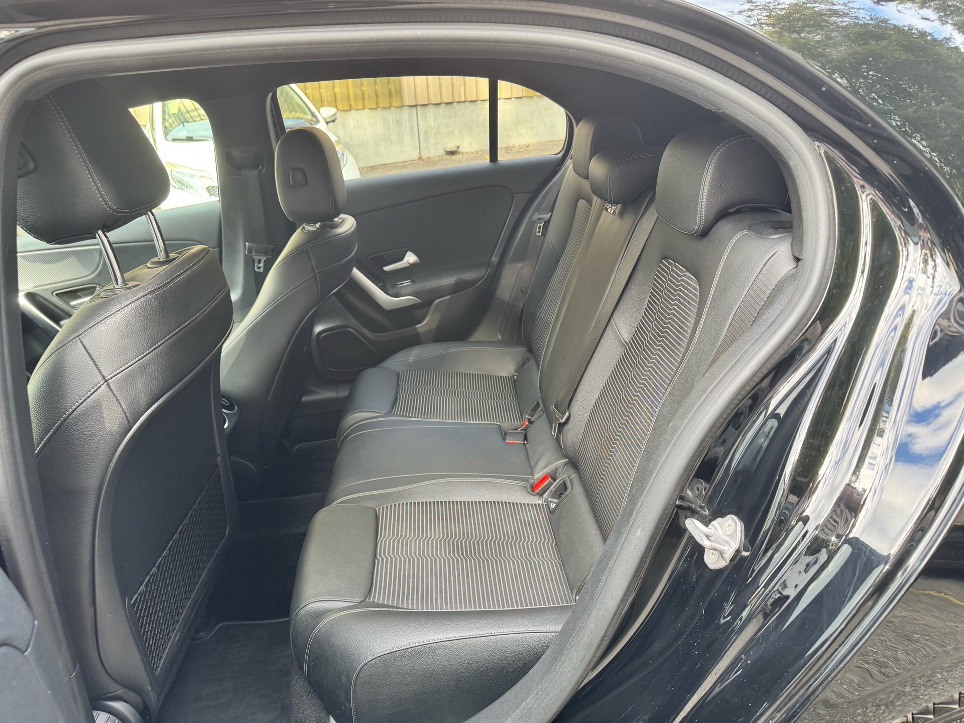 MERCEDES-BENZ A 180 Progressive-image-9