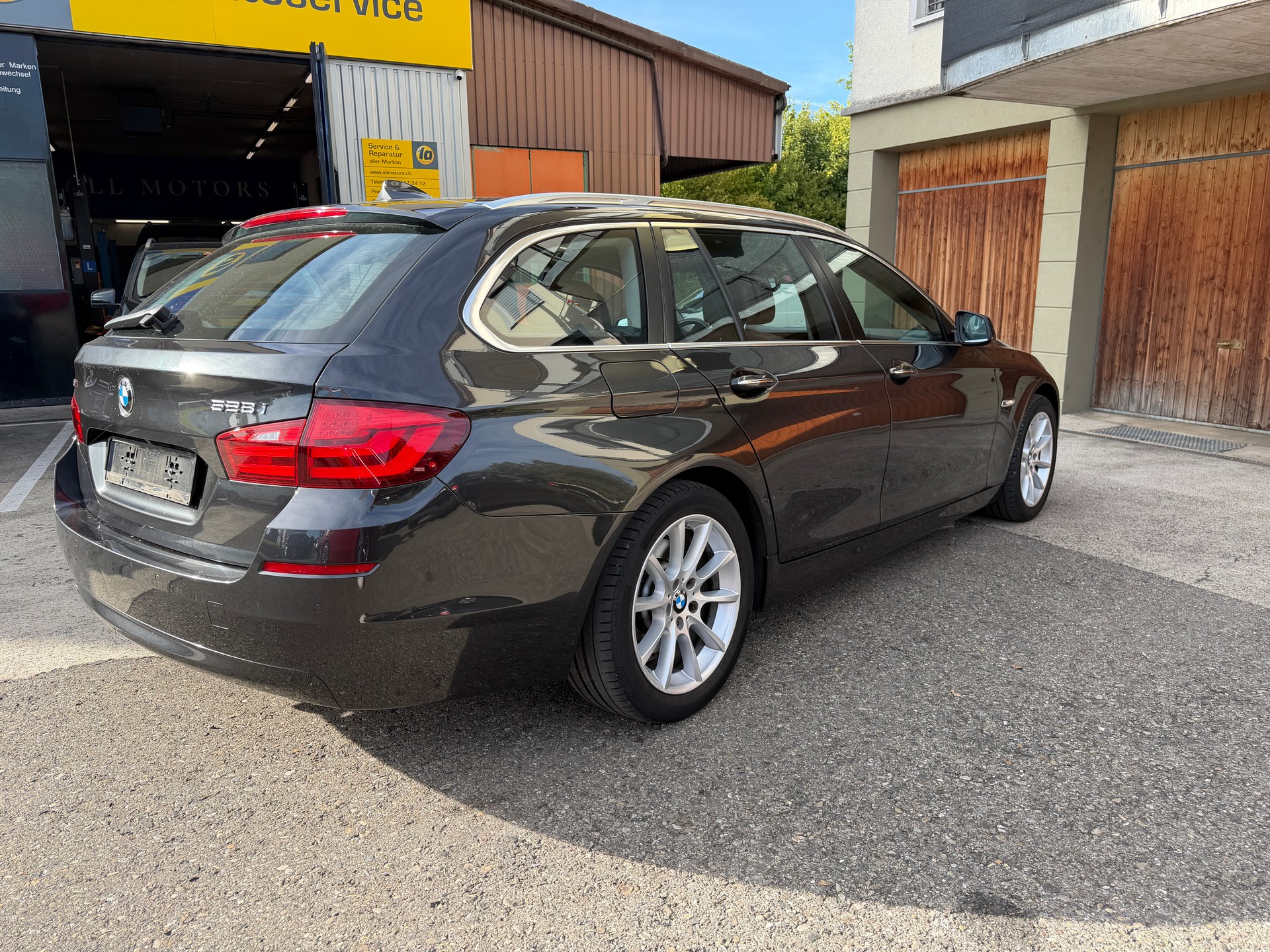 BMW 528i xDrive Touring Steptronic-image-5