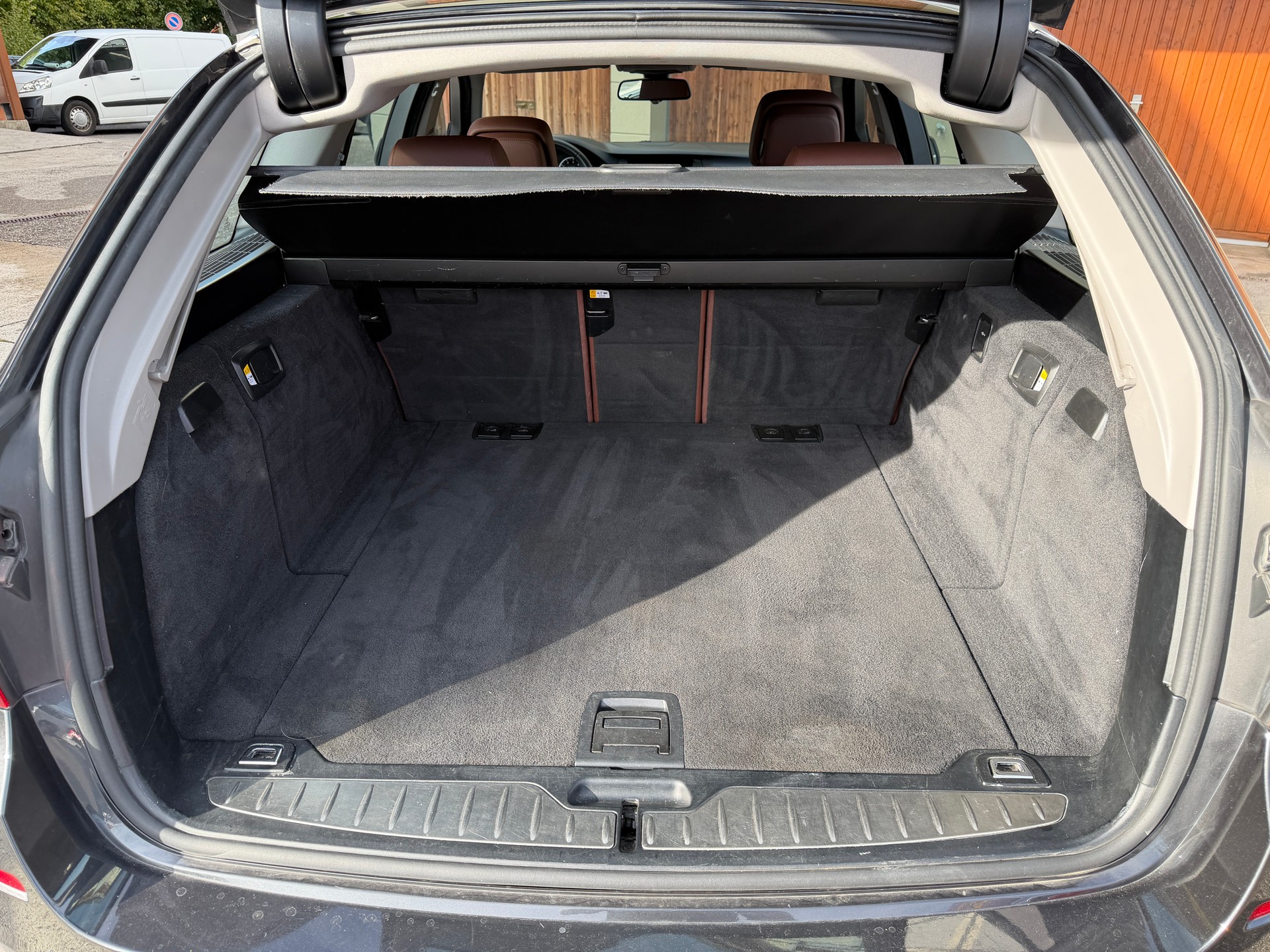 BMW 528i xDrive Touring Steptronic-image-12
