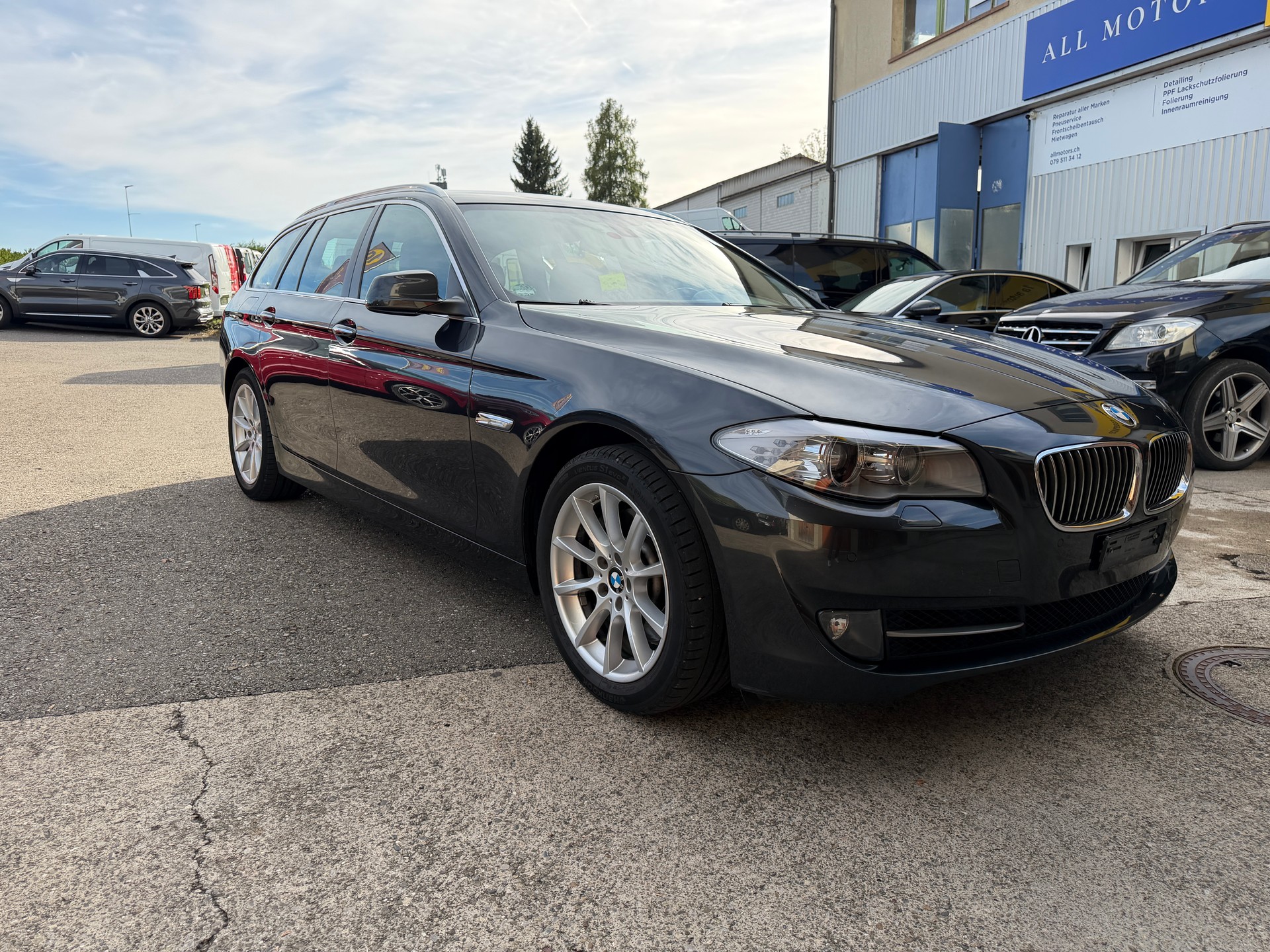 BMW 528i xDrive Touring Steptronic-image-1